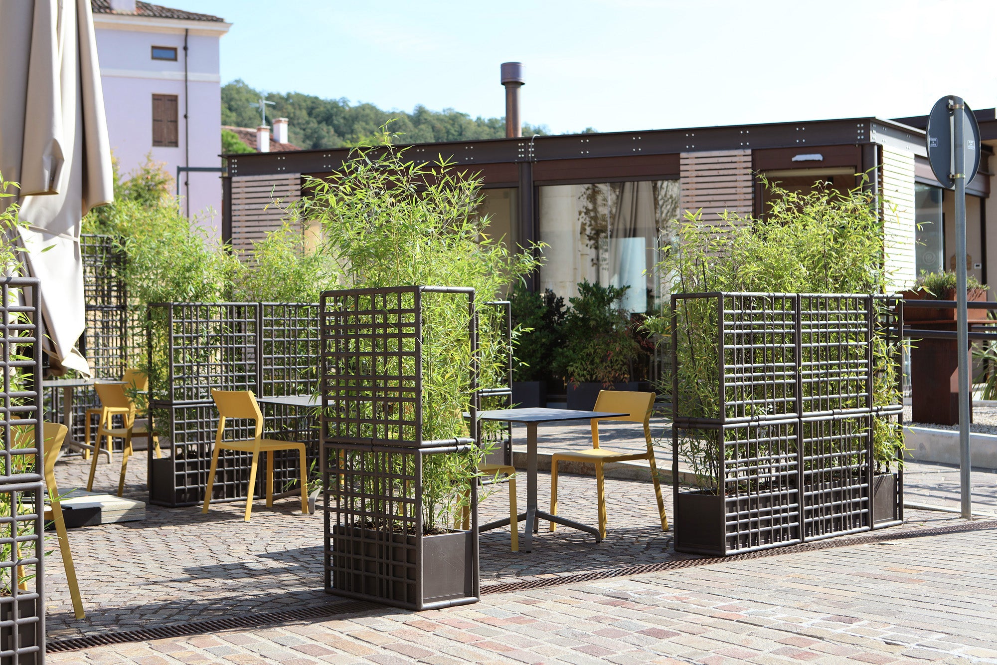 System modułowy zewnętrzny z donicą SIPARIO ziemisty brązowy