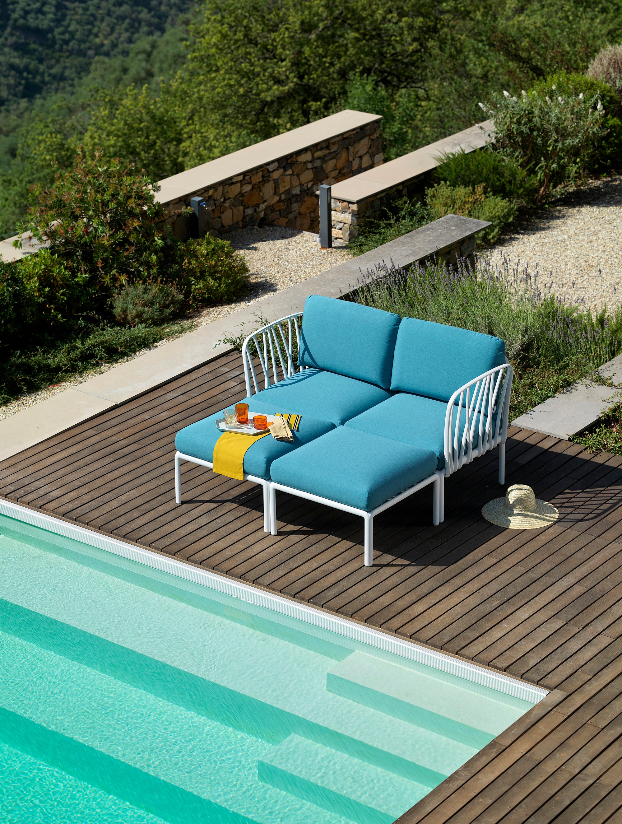 Puf zewnętrzny KOMODO ciemnozielony Sunbrella® z agave zieloną podstawą