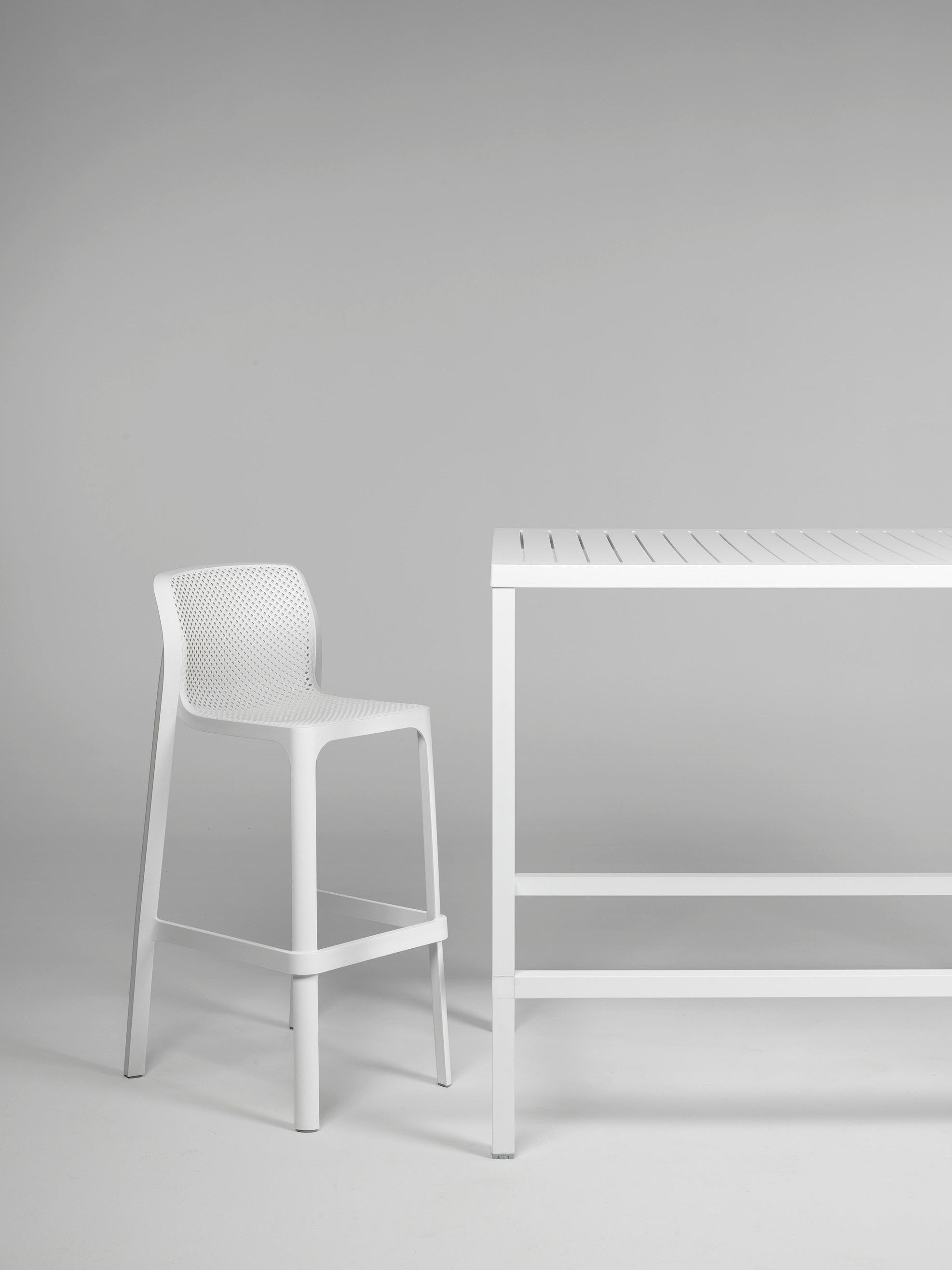 CUBE taupe outdoor table