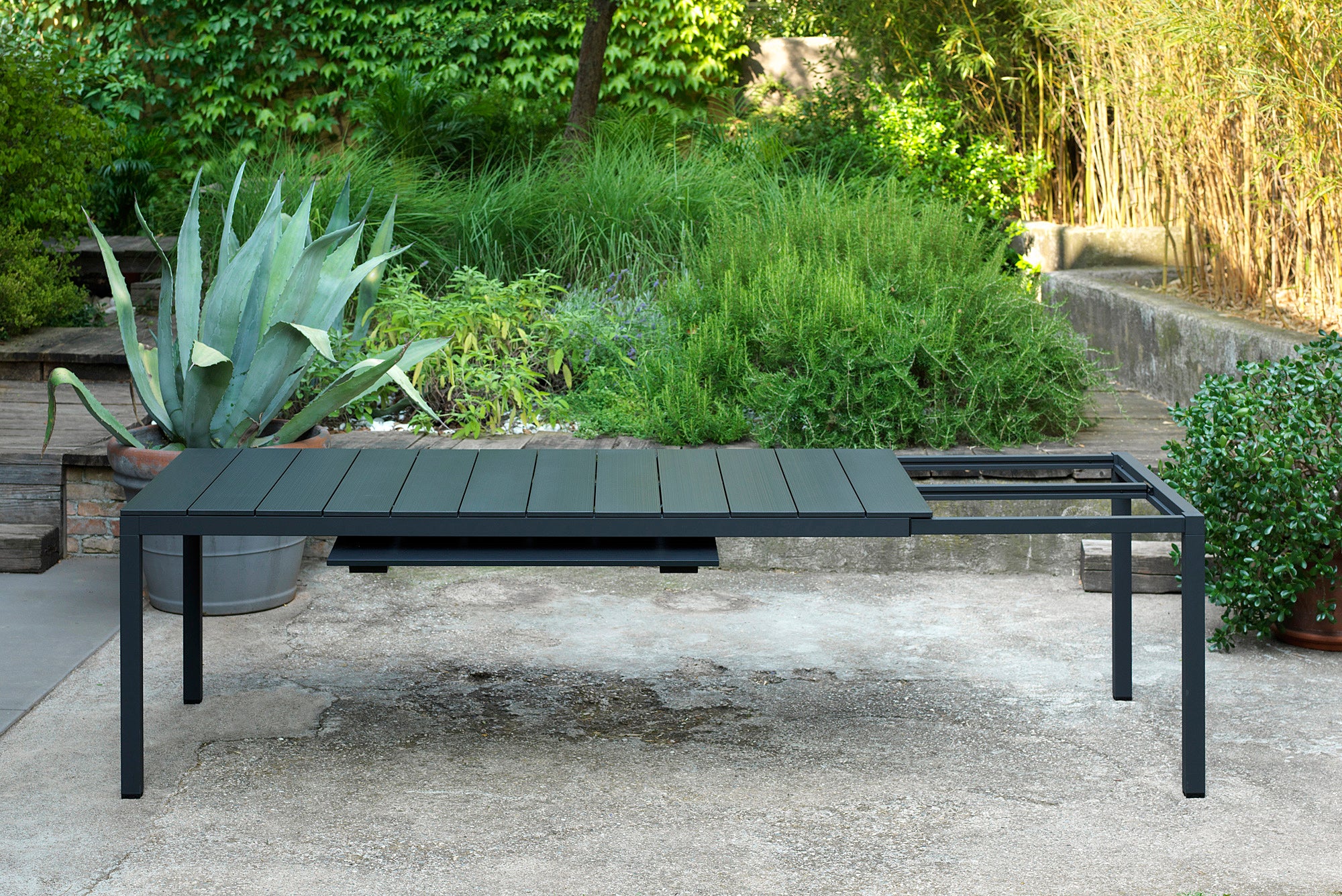 Ausziehbarer Gartentisch RIO in Anthrazit