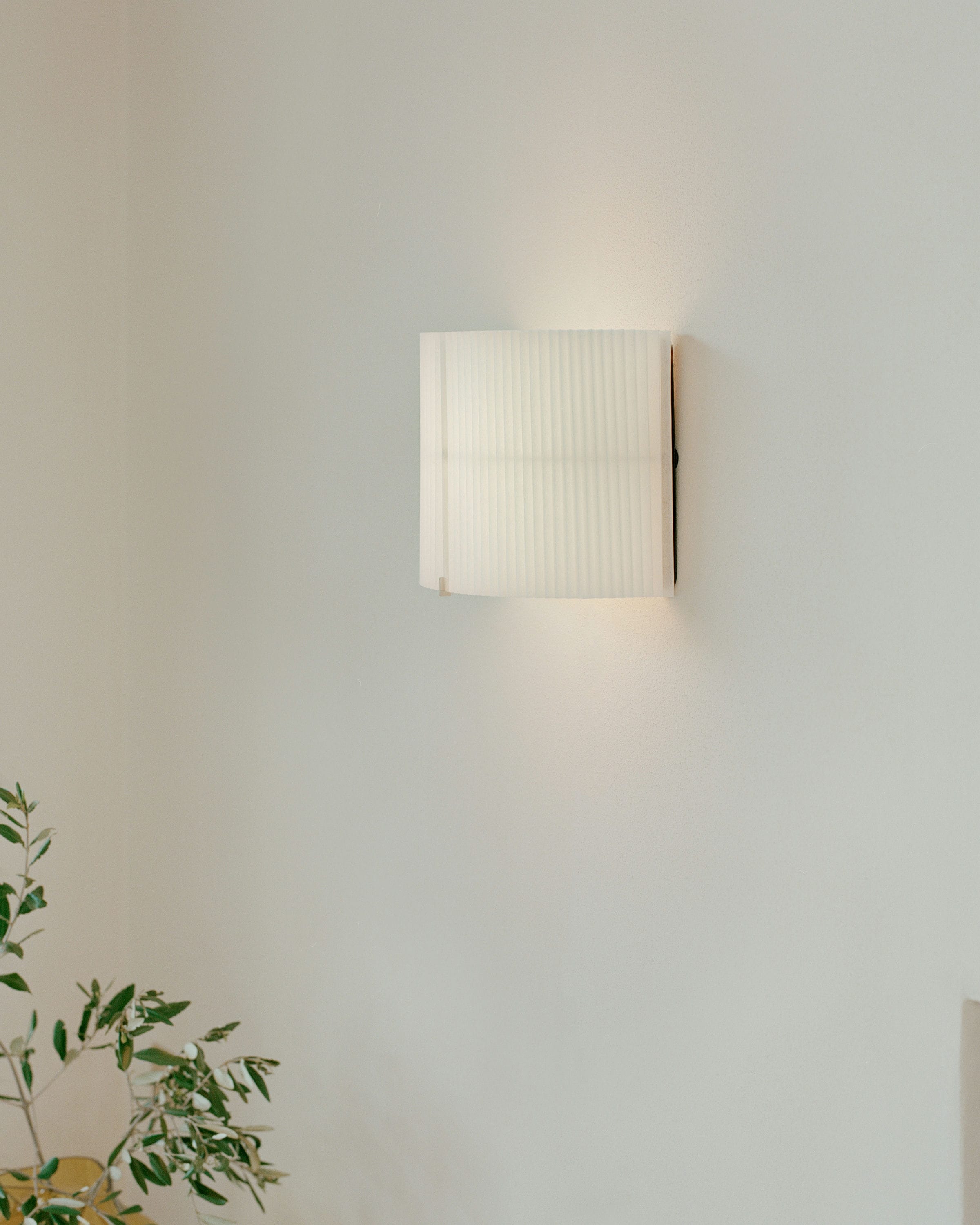 Lampa ścienna NEBRA biały