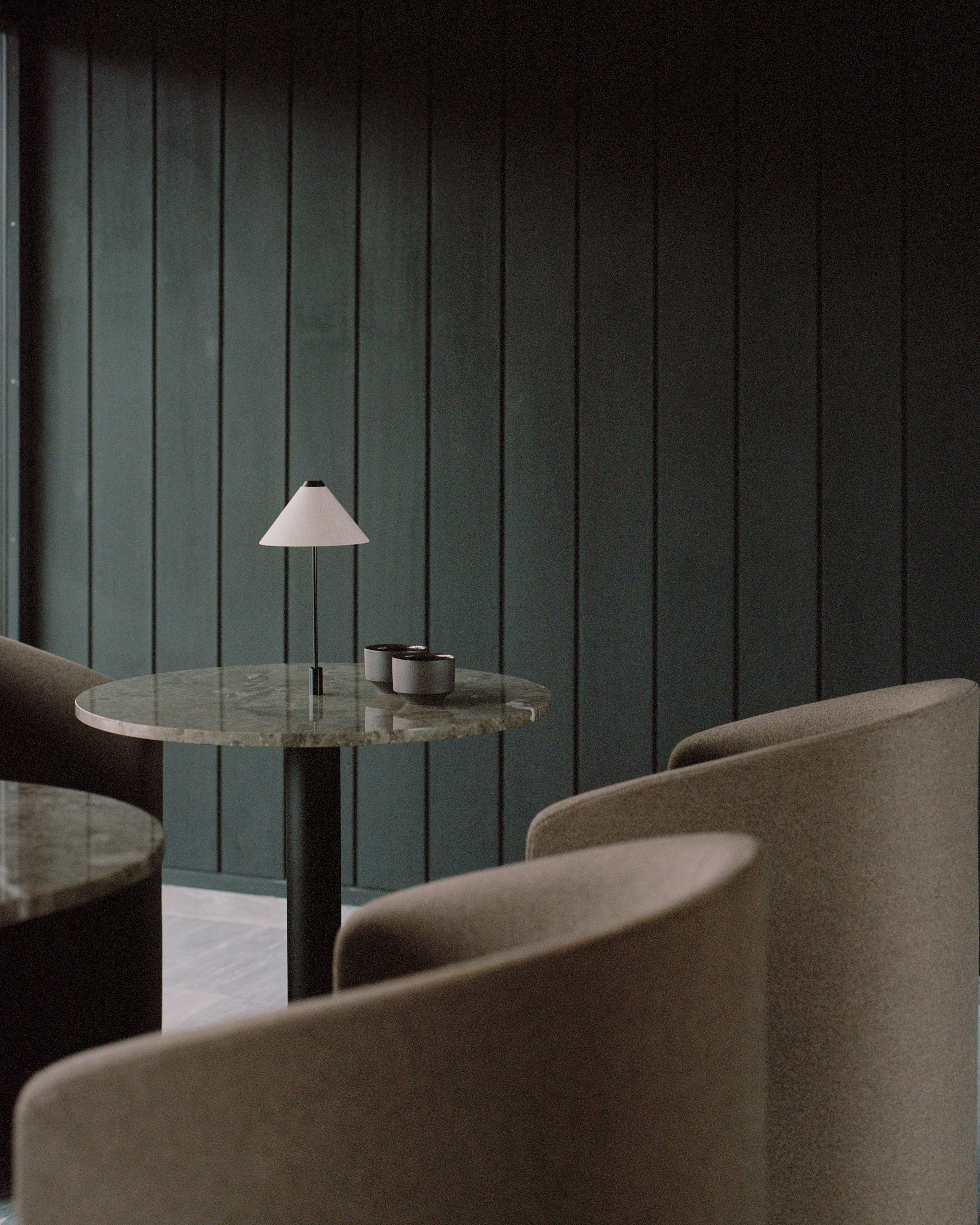 Lampa przenośna BROLLY IN len z czarną podstawą