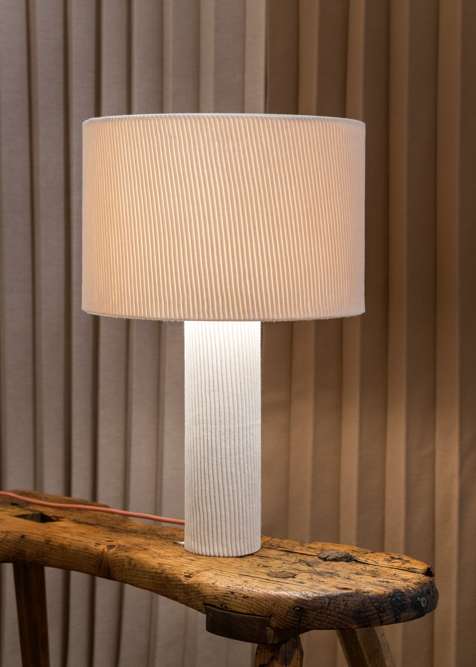 Lampa stołowa PYJAMA beżowa wełna