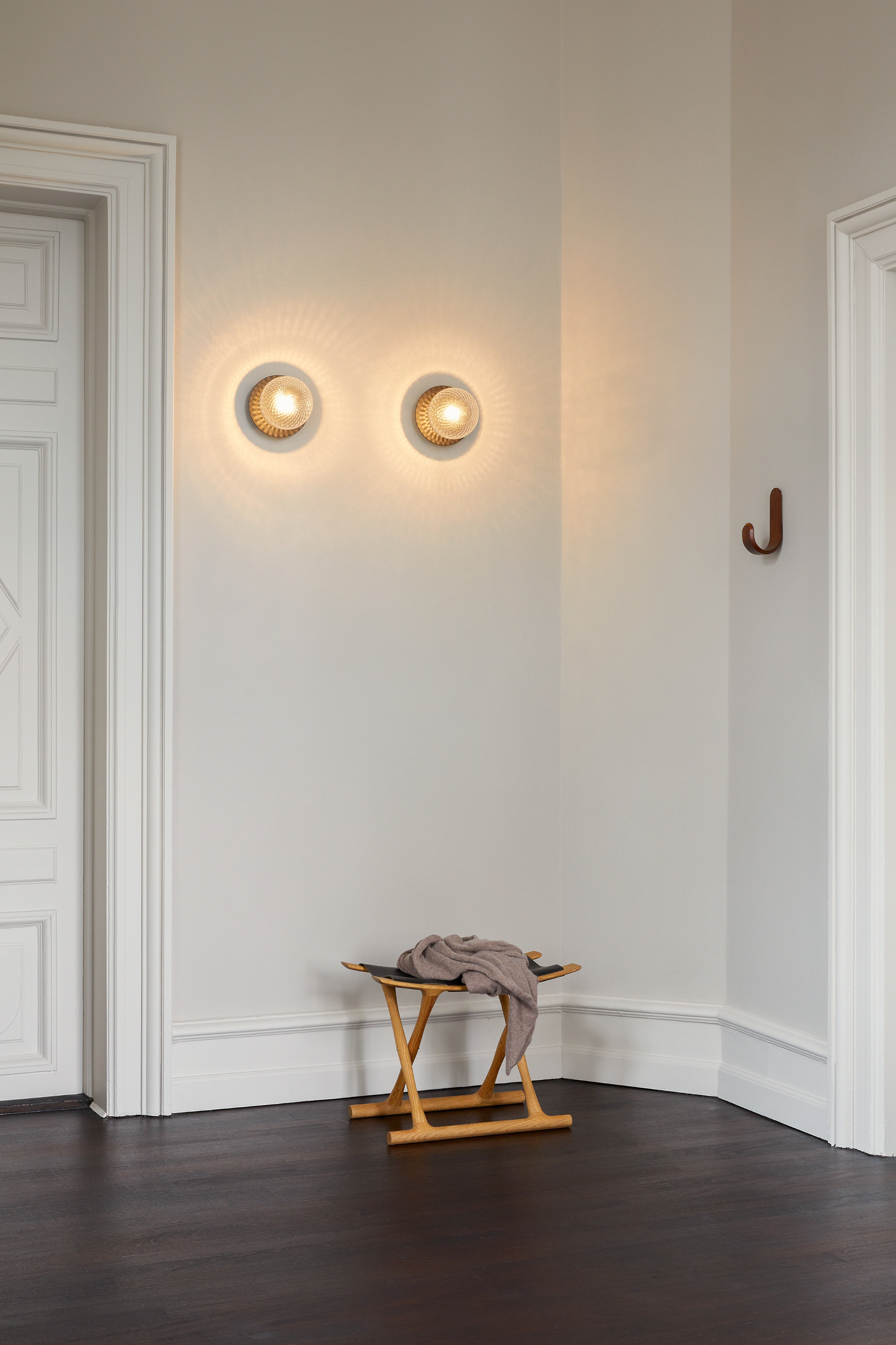 LIILA Recessed Wall Light in Dark Brown with Transparent Glass