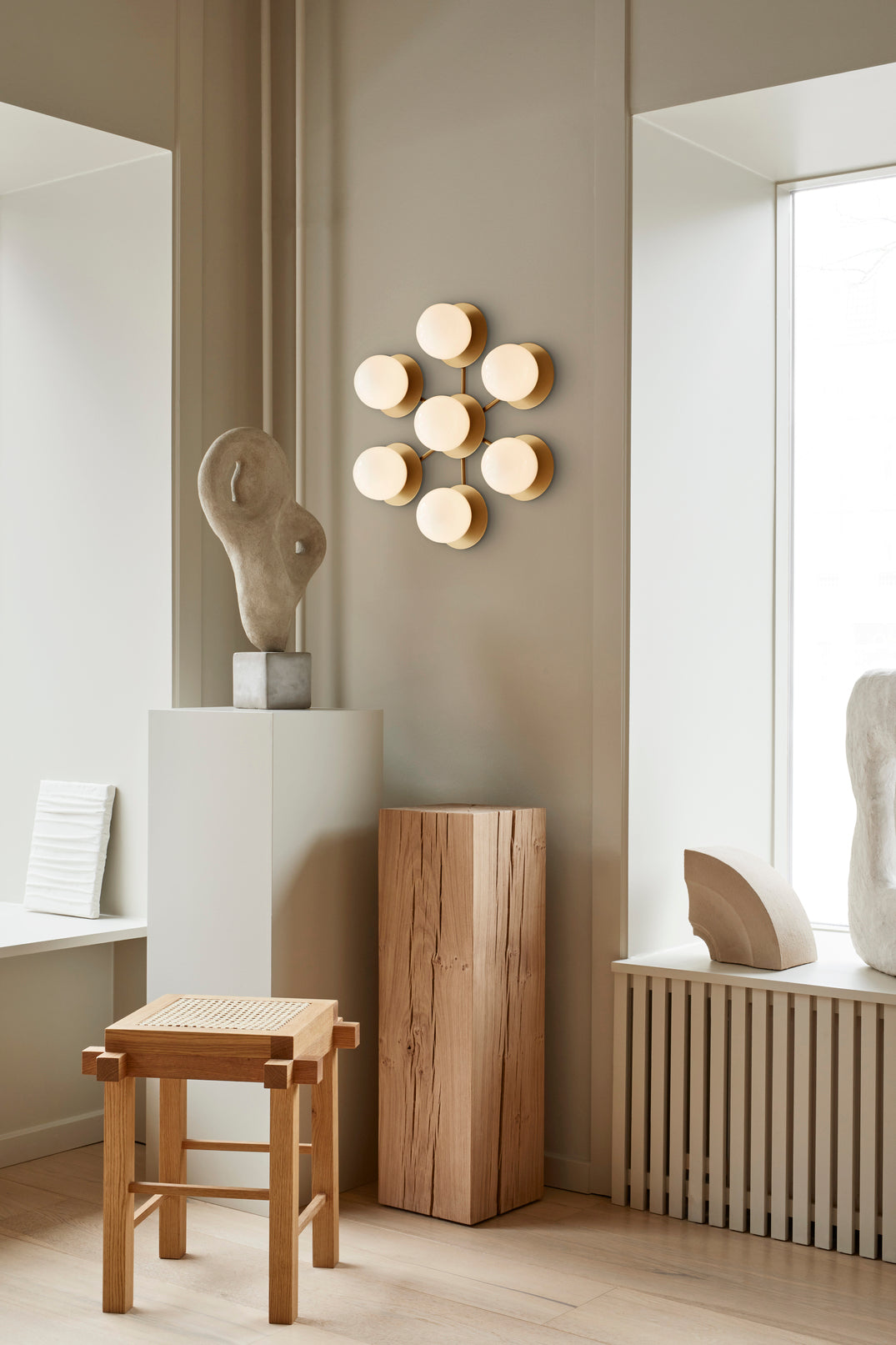 LIILA STAR Wall Lamp in Gold with Opal Glass