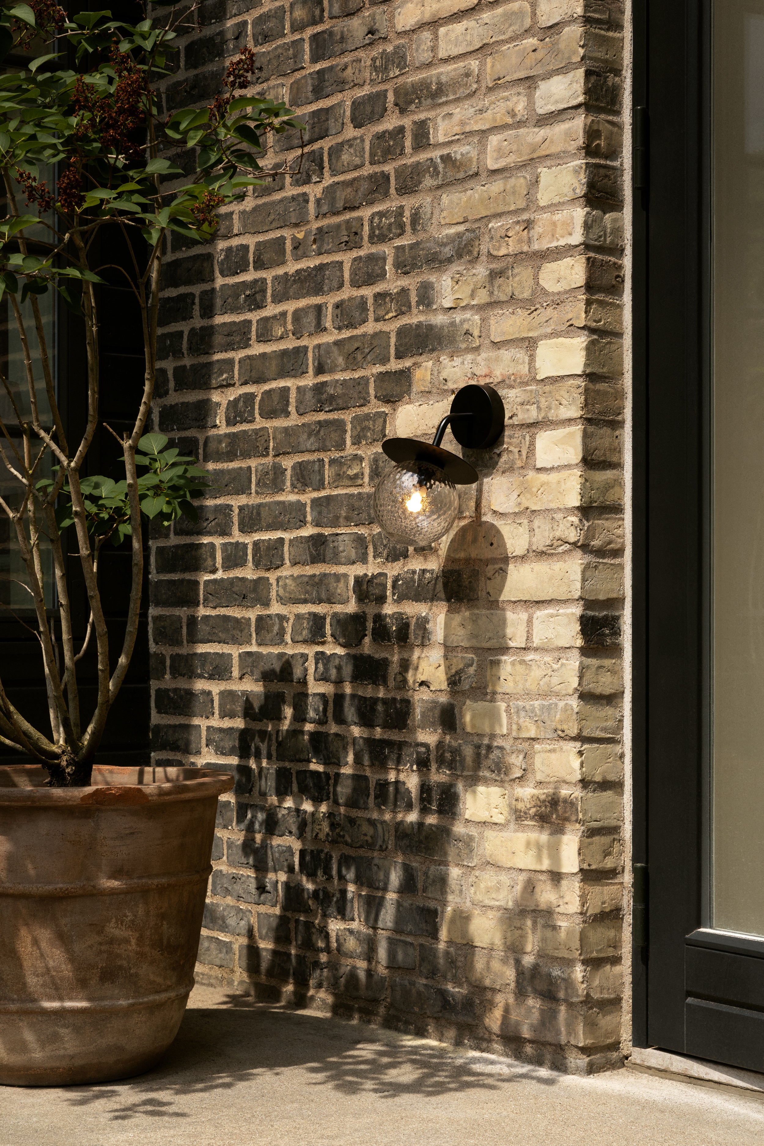 Outdoor wall lamp LIILA black with transparent glass