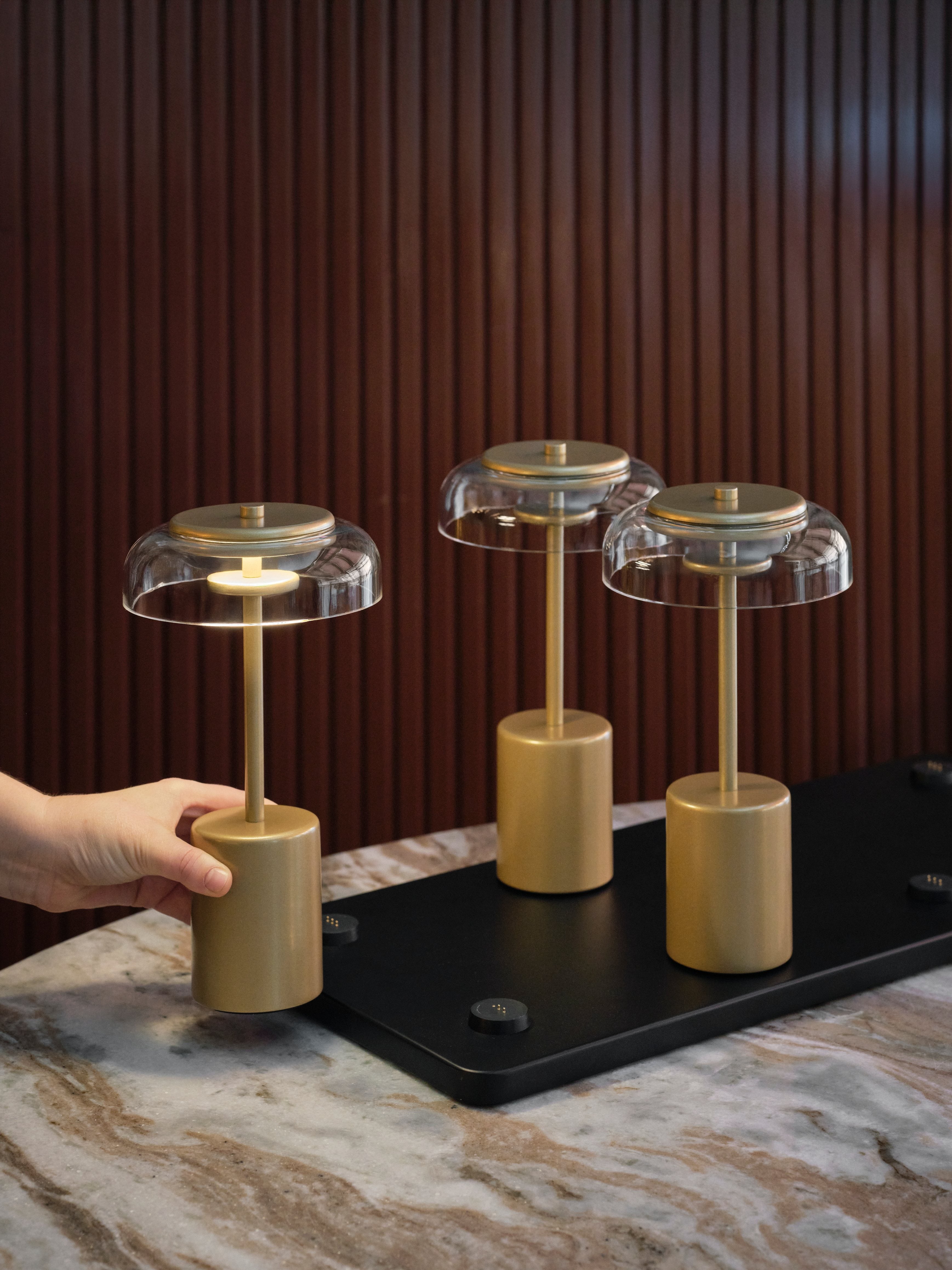 Tragbare Lampe BLOSSI gold mit transparentem Glas