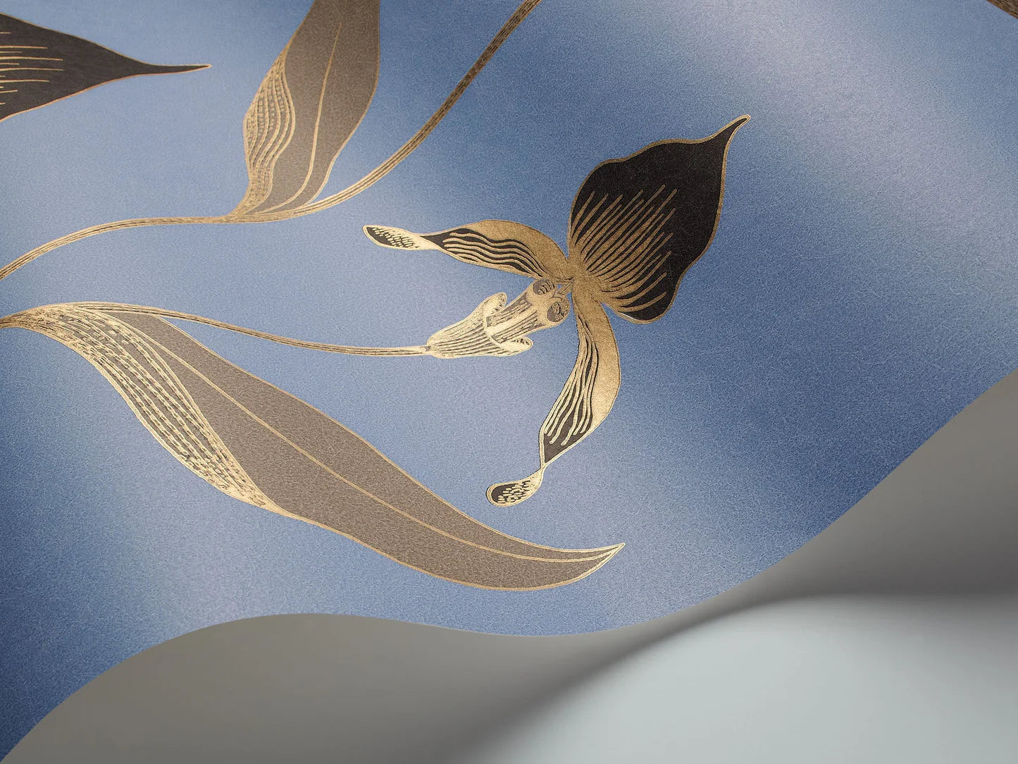 Tapete mit Pflanzenmotiv von Orchideen CONTEMPORARY COLLECTION - ORCHID blau mit Gold