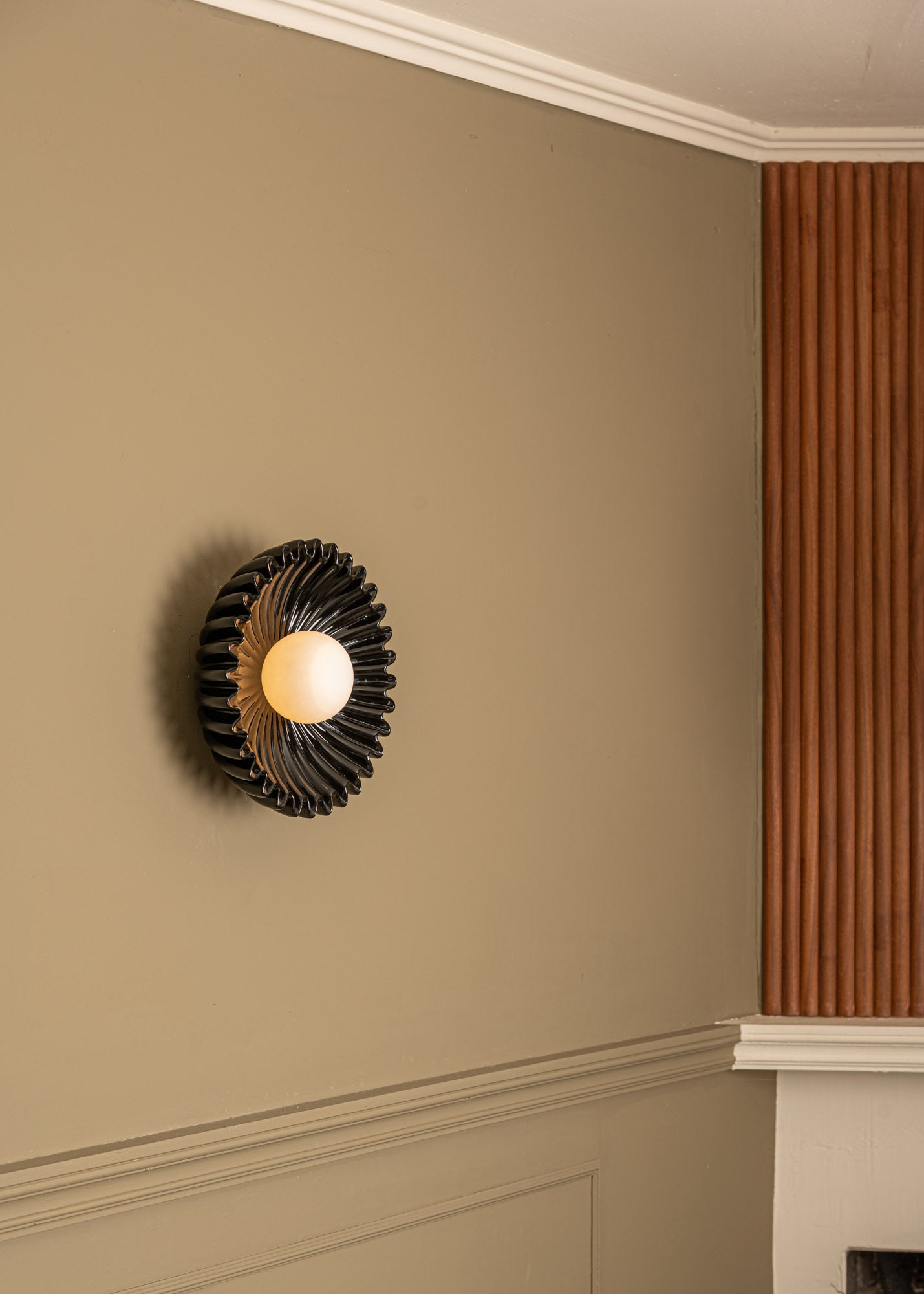 Wandlampe aus Keramik OSTRO schwarz
