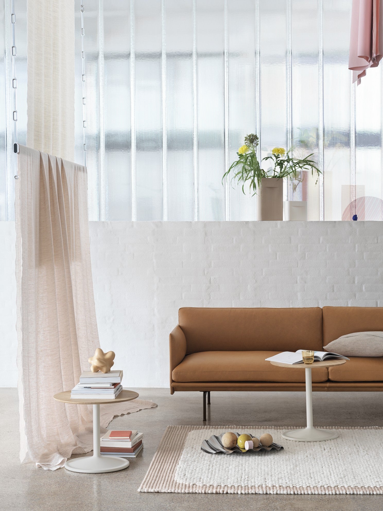 Sofa 3-osobowa OUTLINE tapicerowana