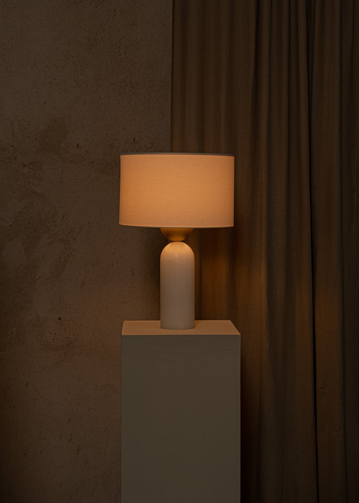 Lampa stołowa PEONA biały alabaster