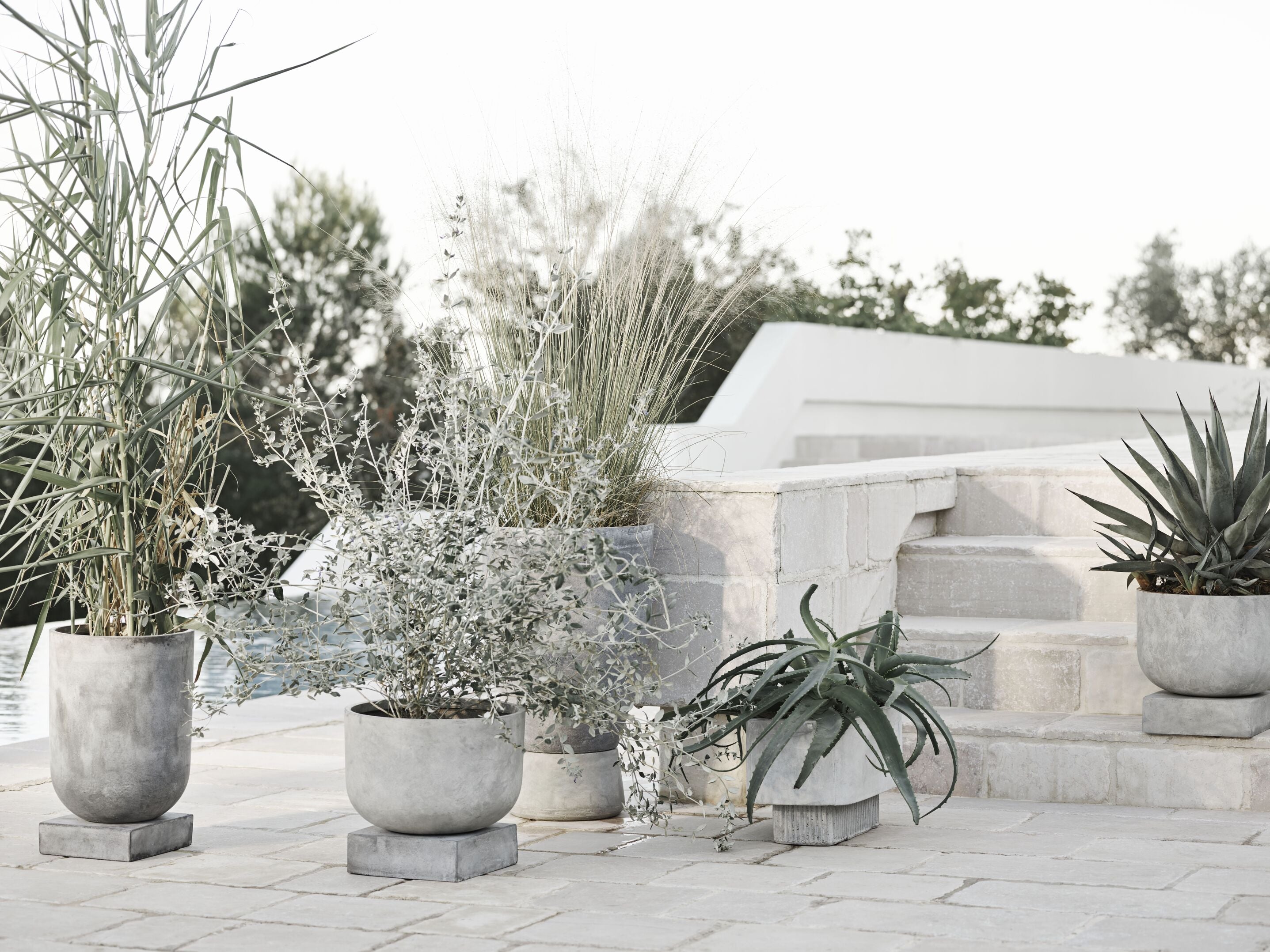 Donica PODIUM szary beton