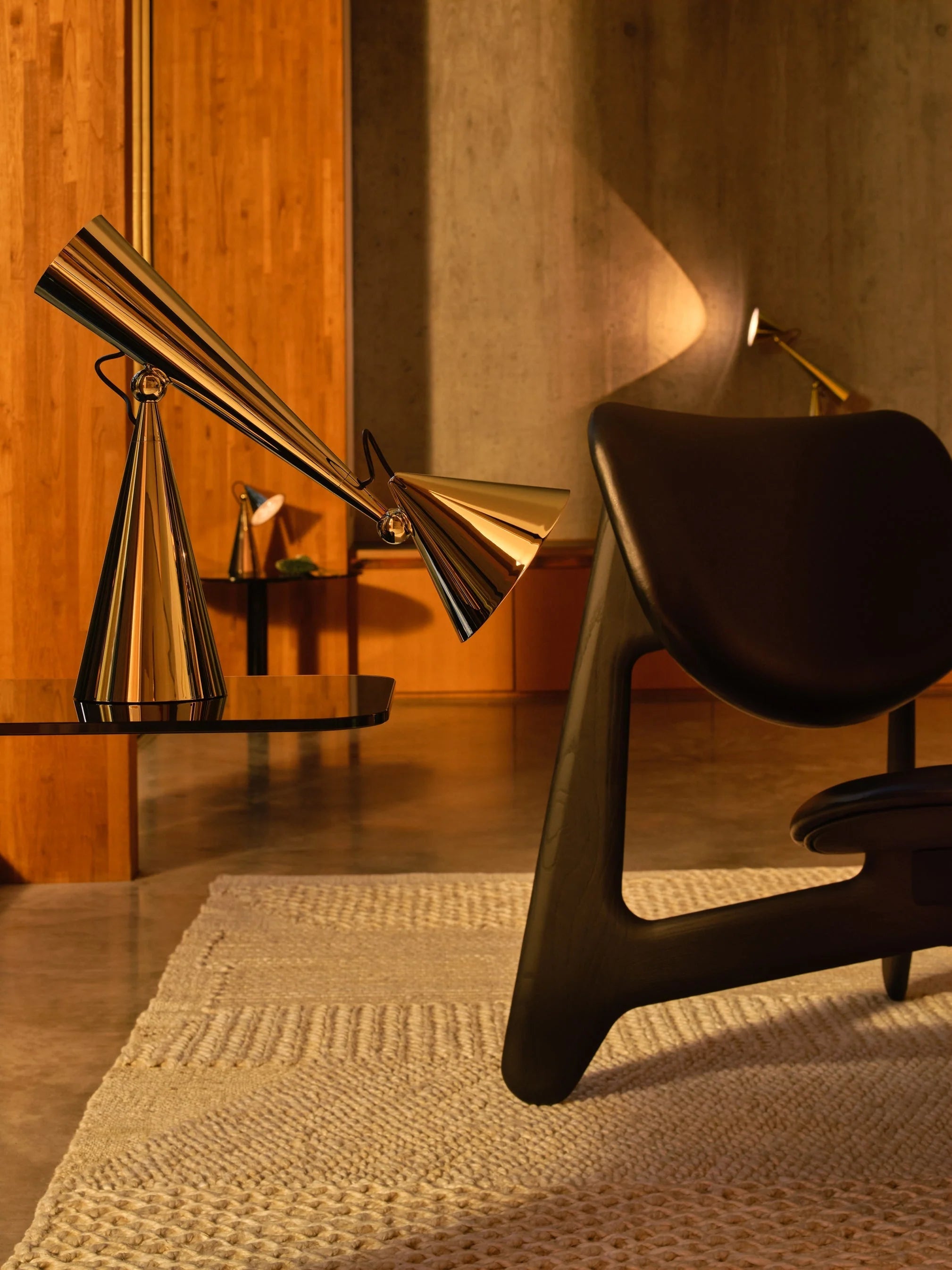 Tischlampe POSE gold