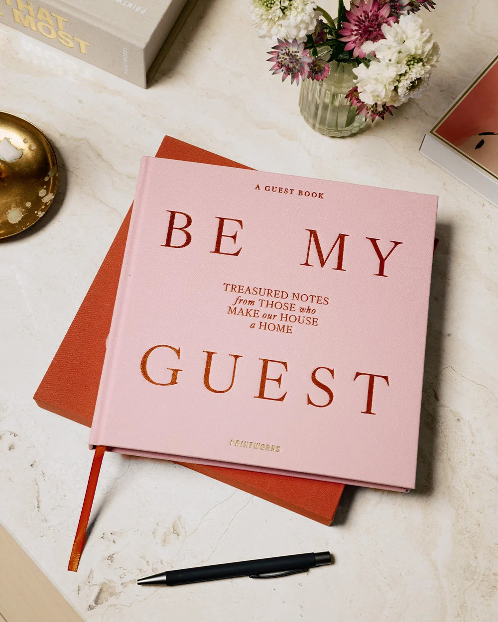 Księga gości BE MY GUEST czerwony z różowym