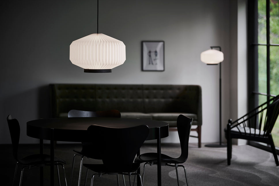 Lampa podłogowa MODEL 386 SHIBUI biały z czarną podstawą