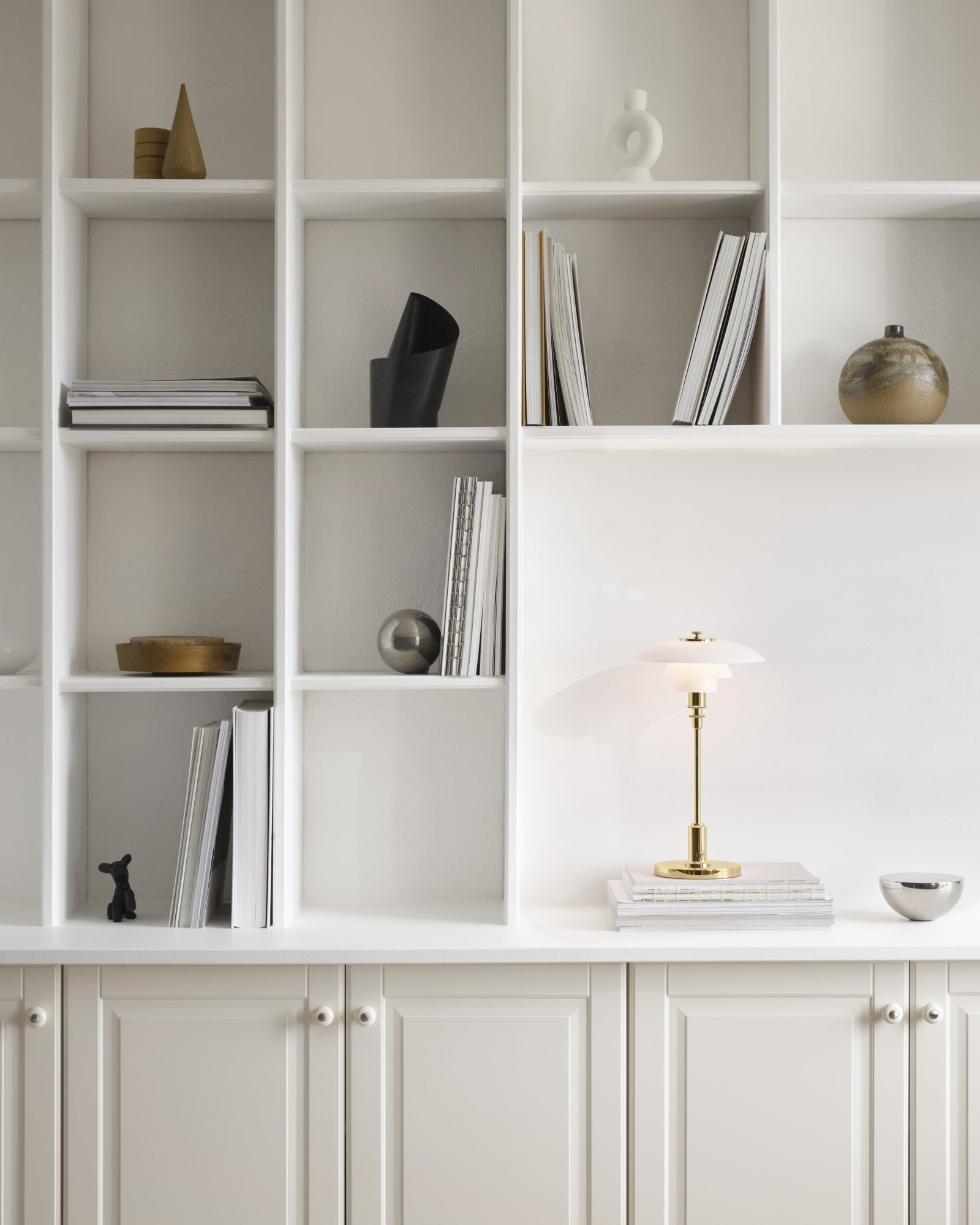 Lampa przenośna PH 2/1 biały z mosiężną podstawą