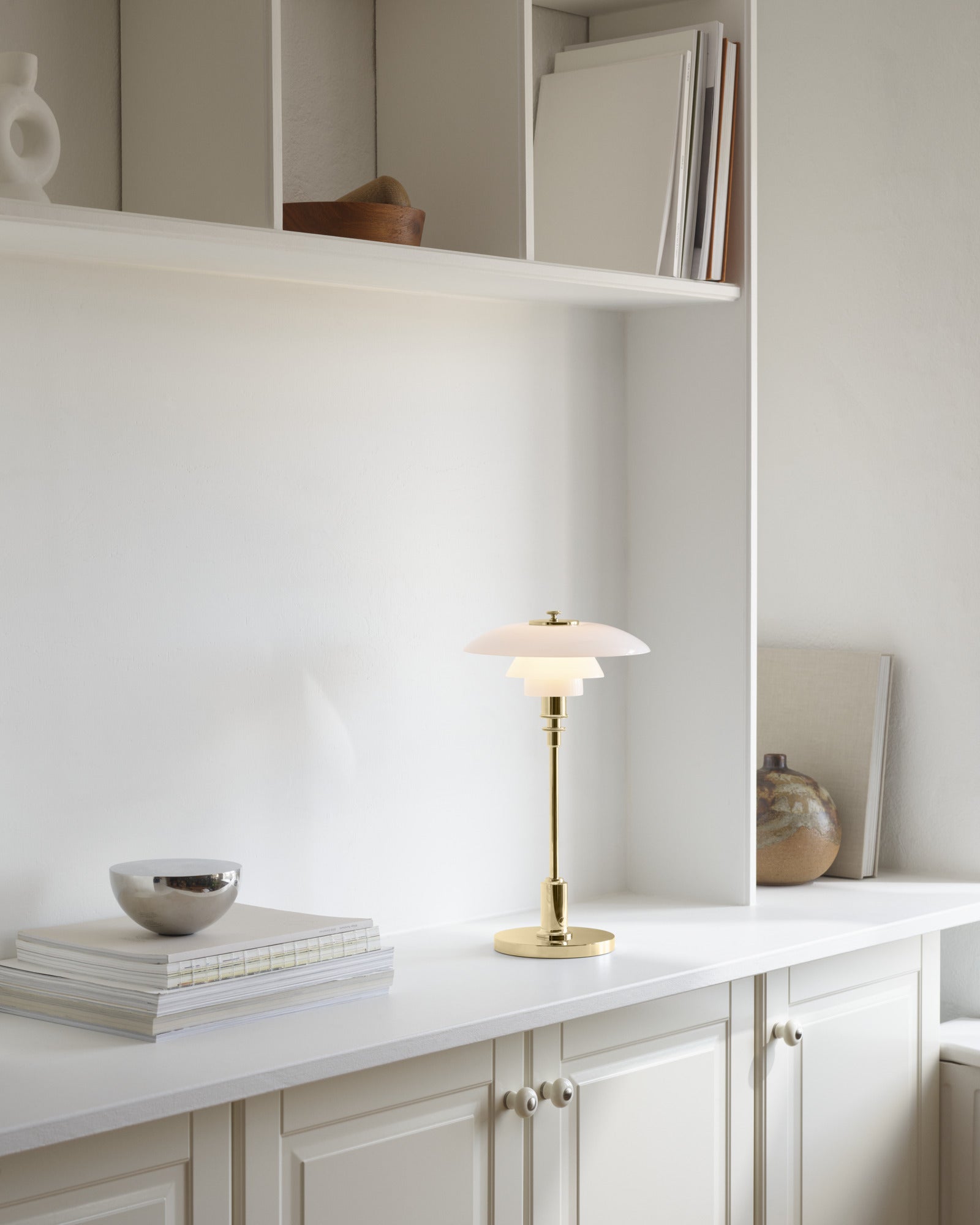 Lampa przenośna PH 2/1 biały z mosiężną podstawą