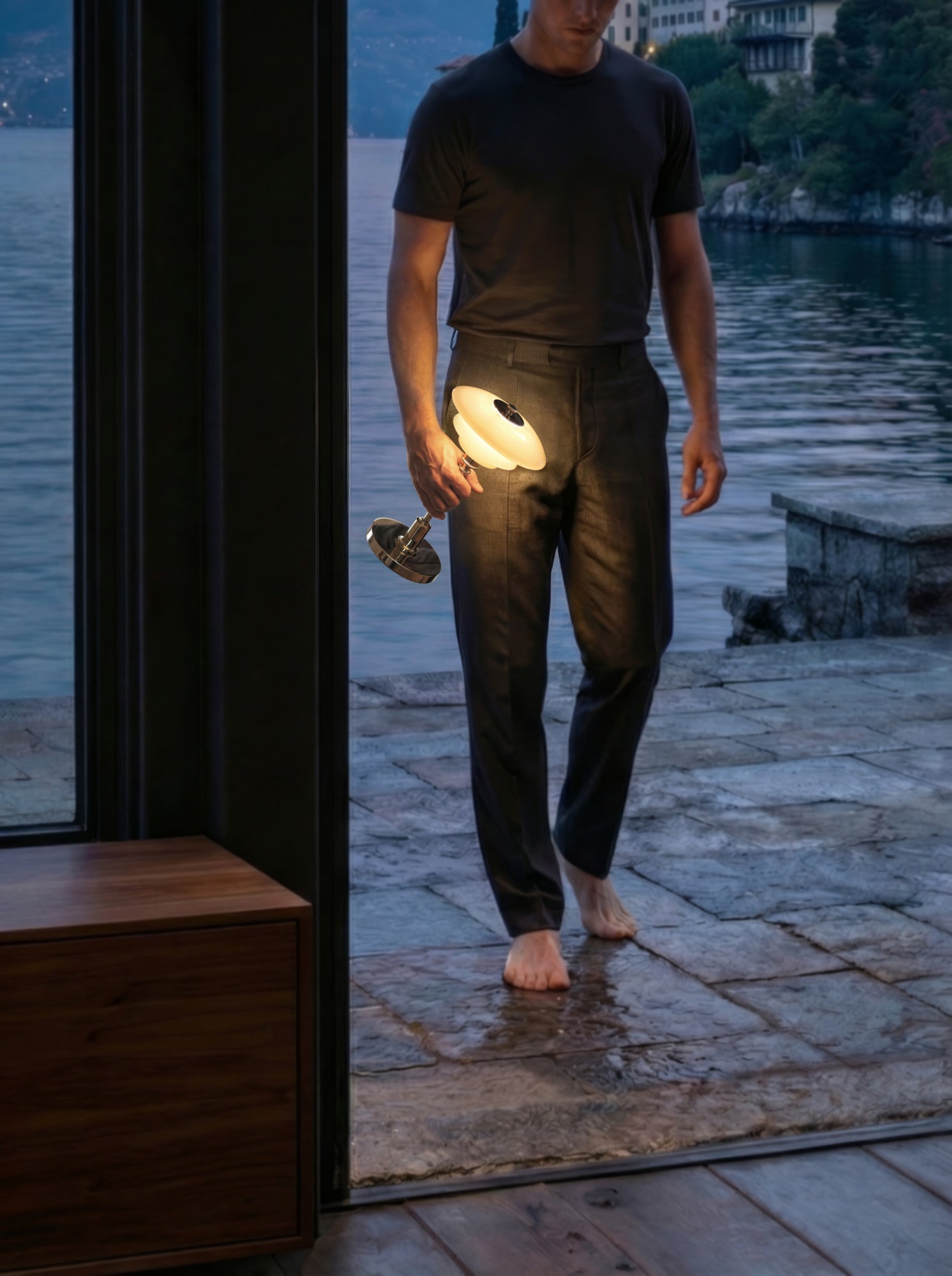 Lampa przenośna PH 1/1 biały z chromowaną podstawą – Louis Poulsen