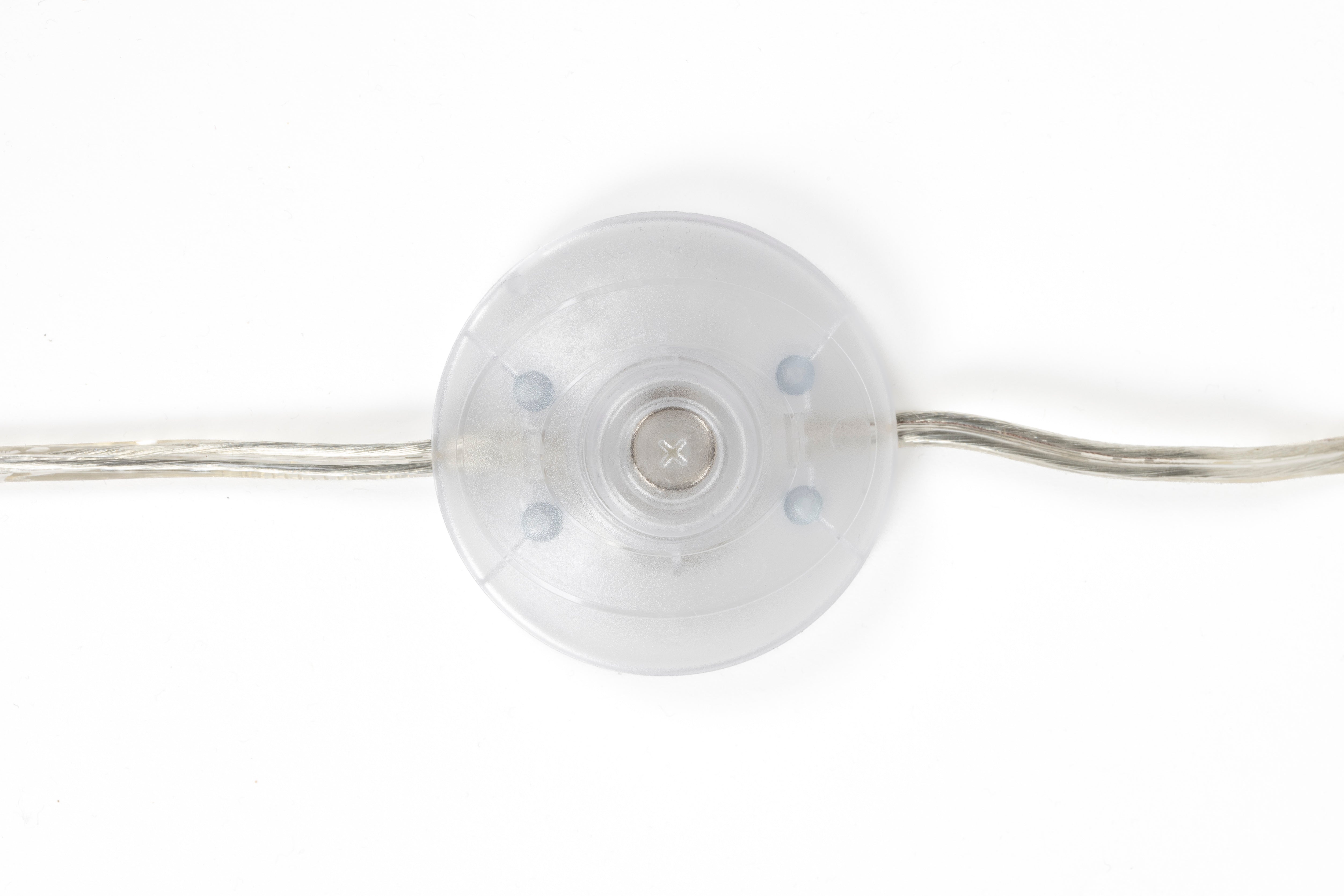 Lampa podłogowa SCALLOP złamana biel z drewnianą podstawą