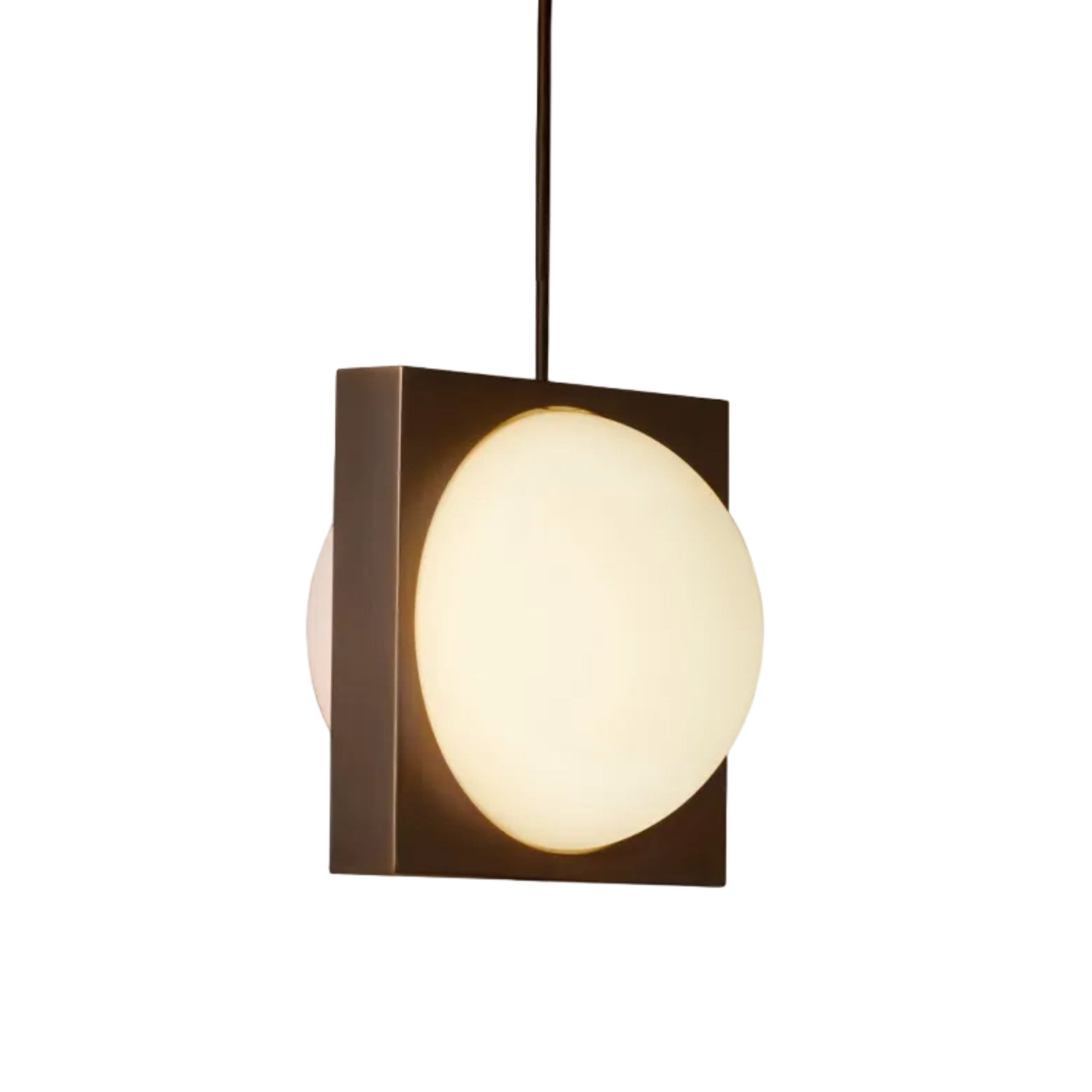 Lampa wisząca SOLSTICE opalowy klosz z czernionym mosiądzem