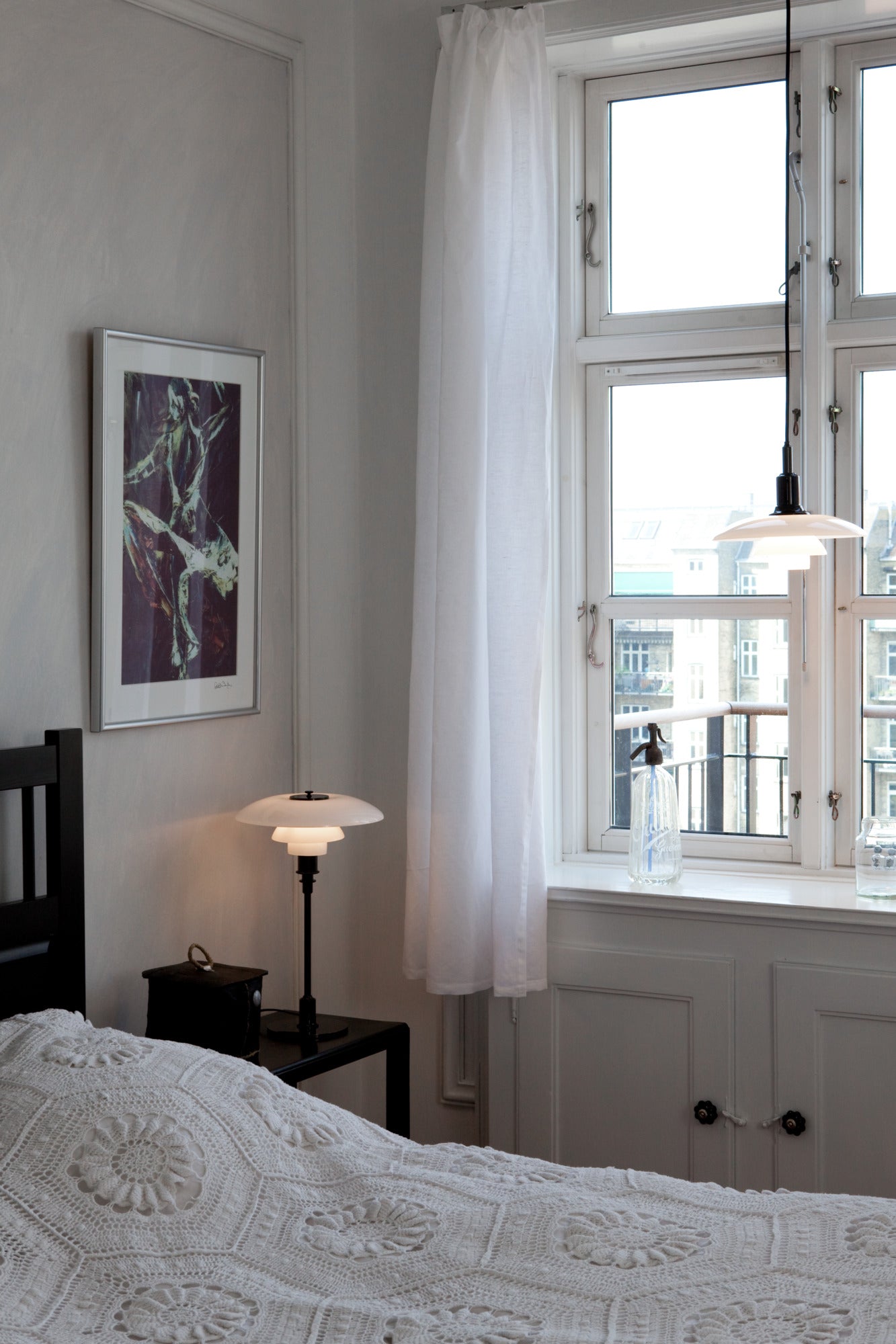 PH 3/2 table lamp white with black base