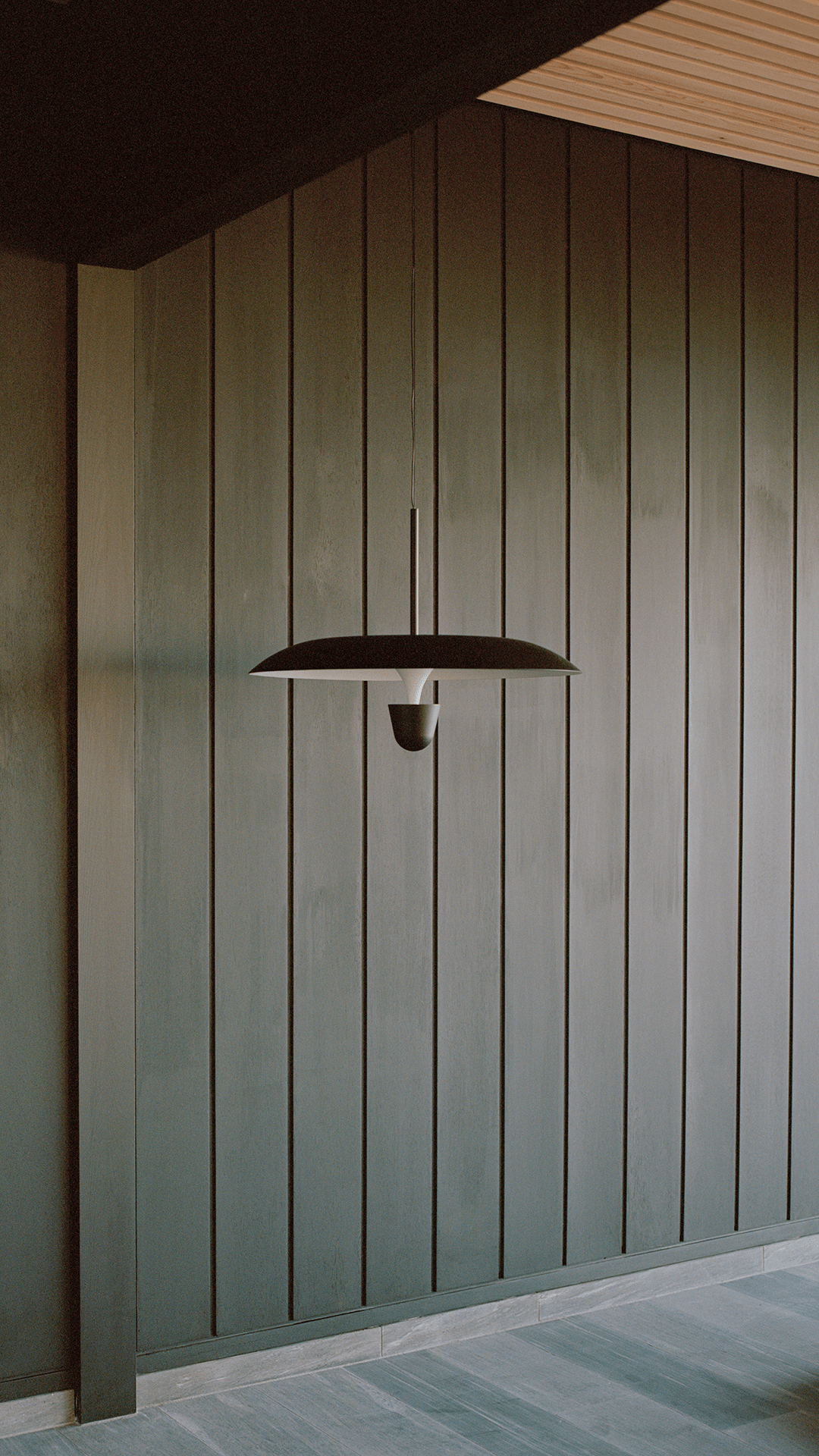 Lampa wisząca KANTARELL czarny z białym wykończeniem