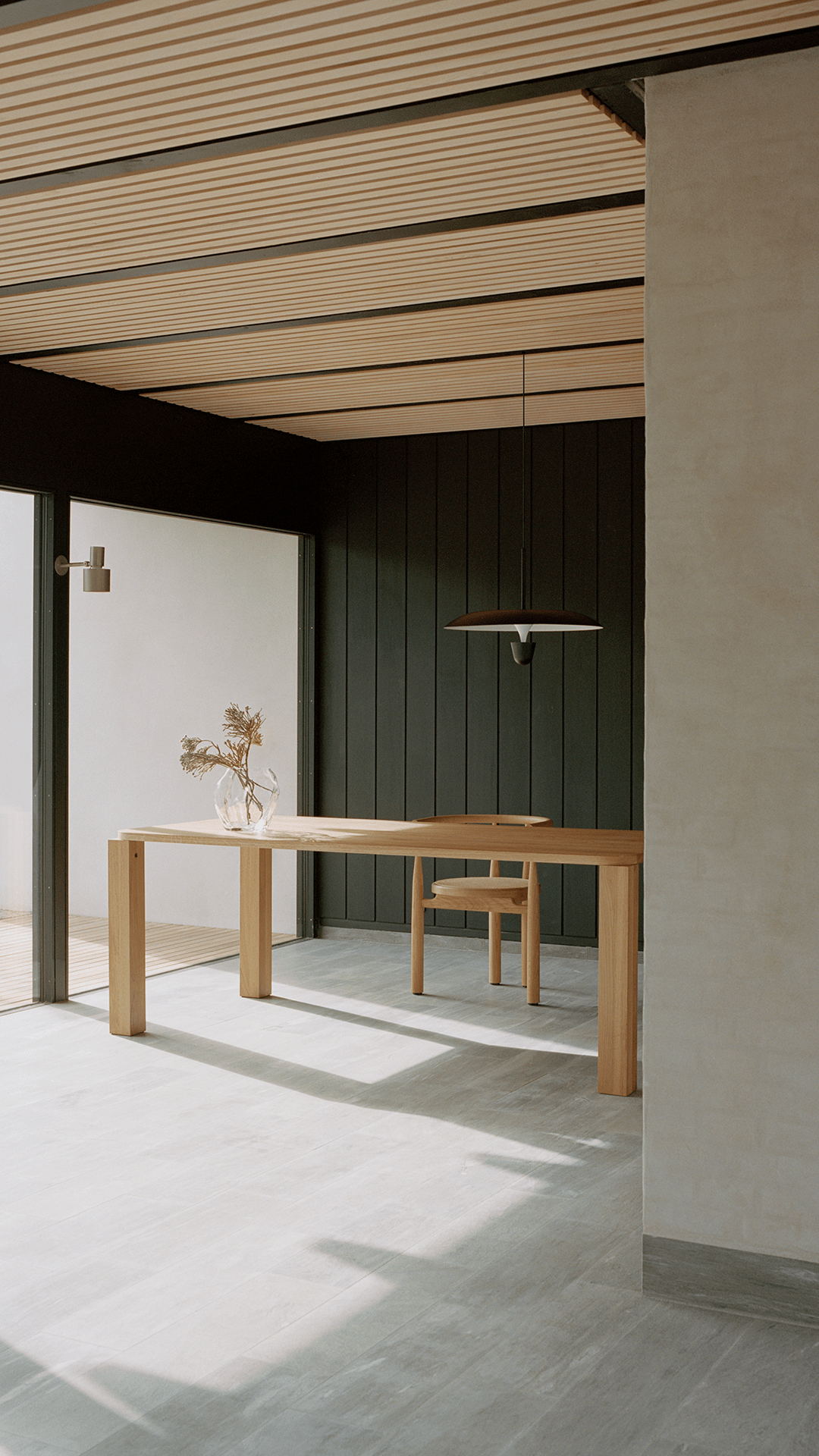 Lampa wisząca KANTARELL czarny z białym wykończeniem