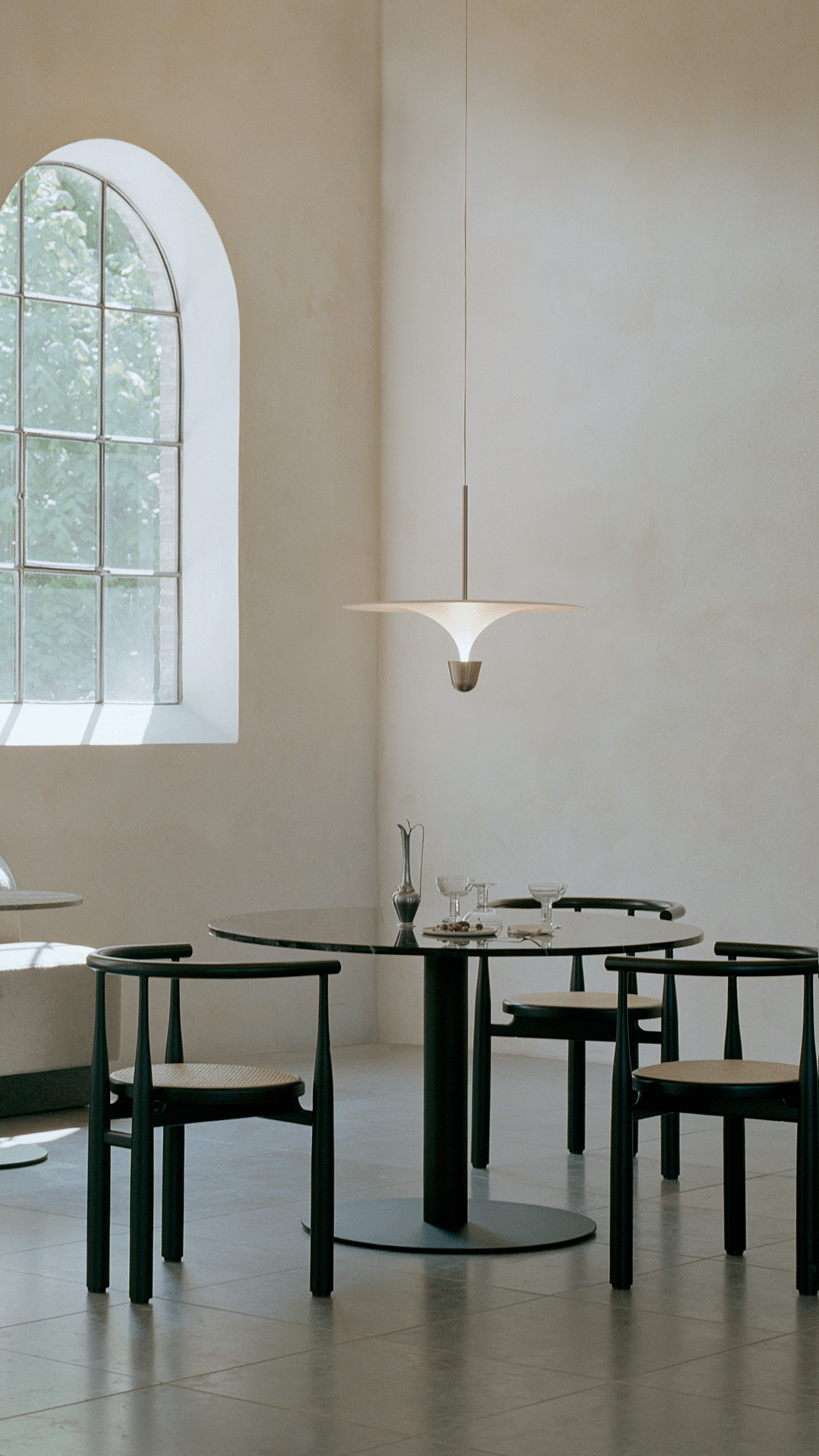 Lampa wisząca KANTARELL biały z niklowanym wykończeniem