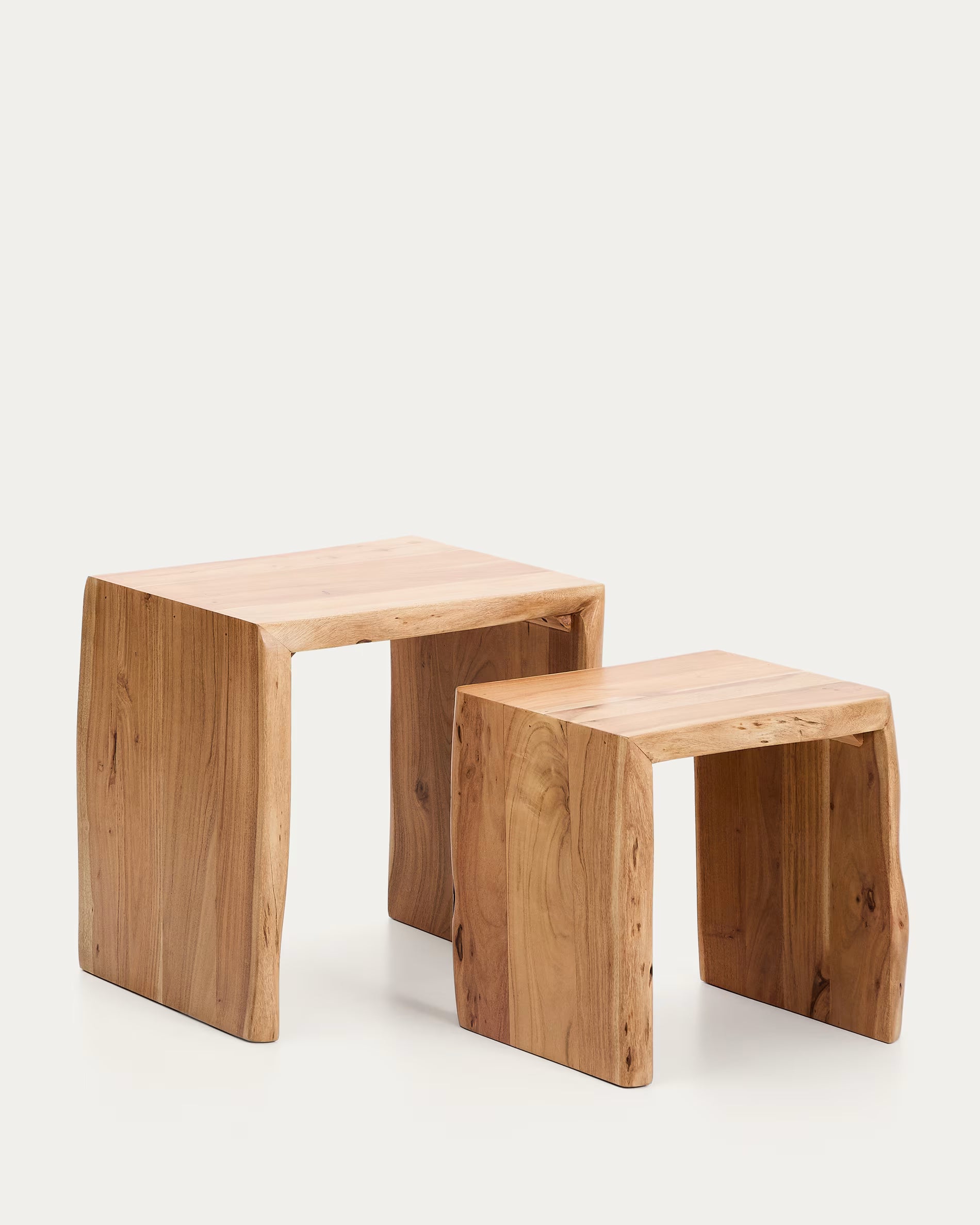 Set von Tischen LOMIRI aus massivem Akazienholz