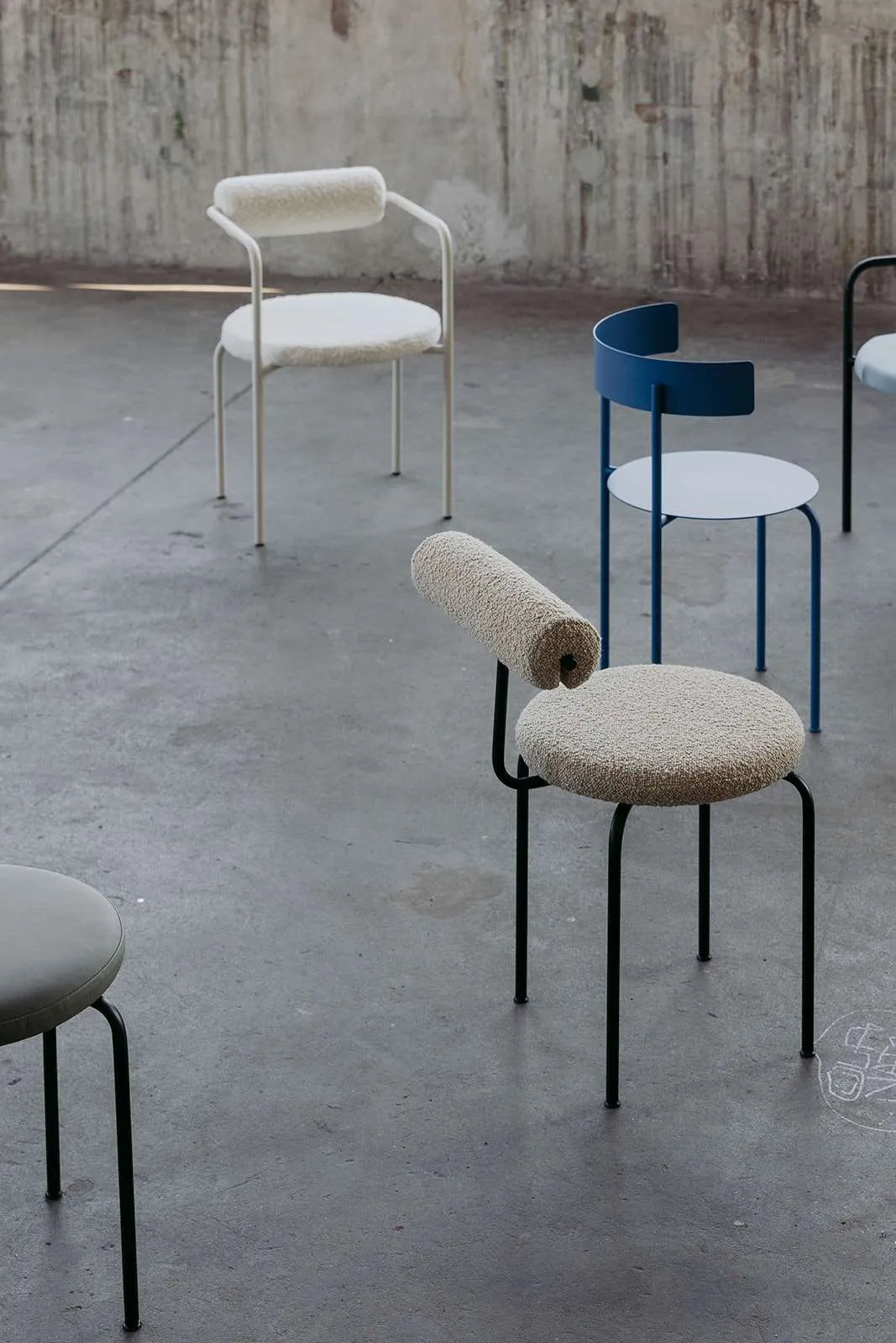 SAGE NO 2 upholstered chair with metal base