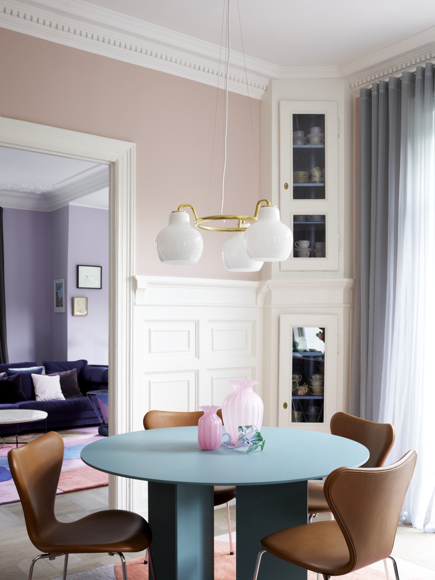 Żyrandol VL RING CROWN biały z mosiężnym wykończeniem