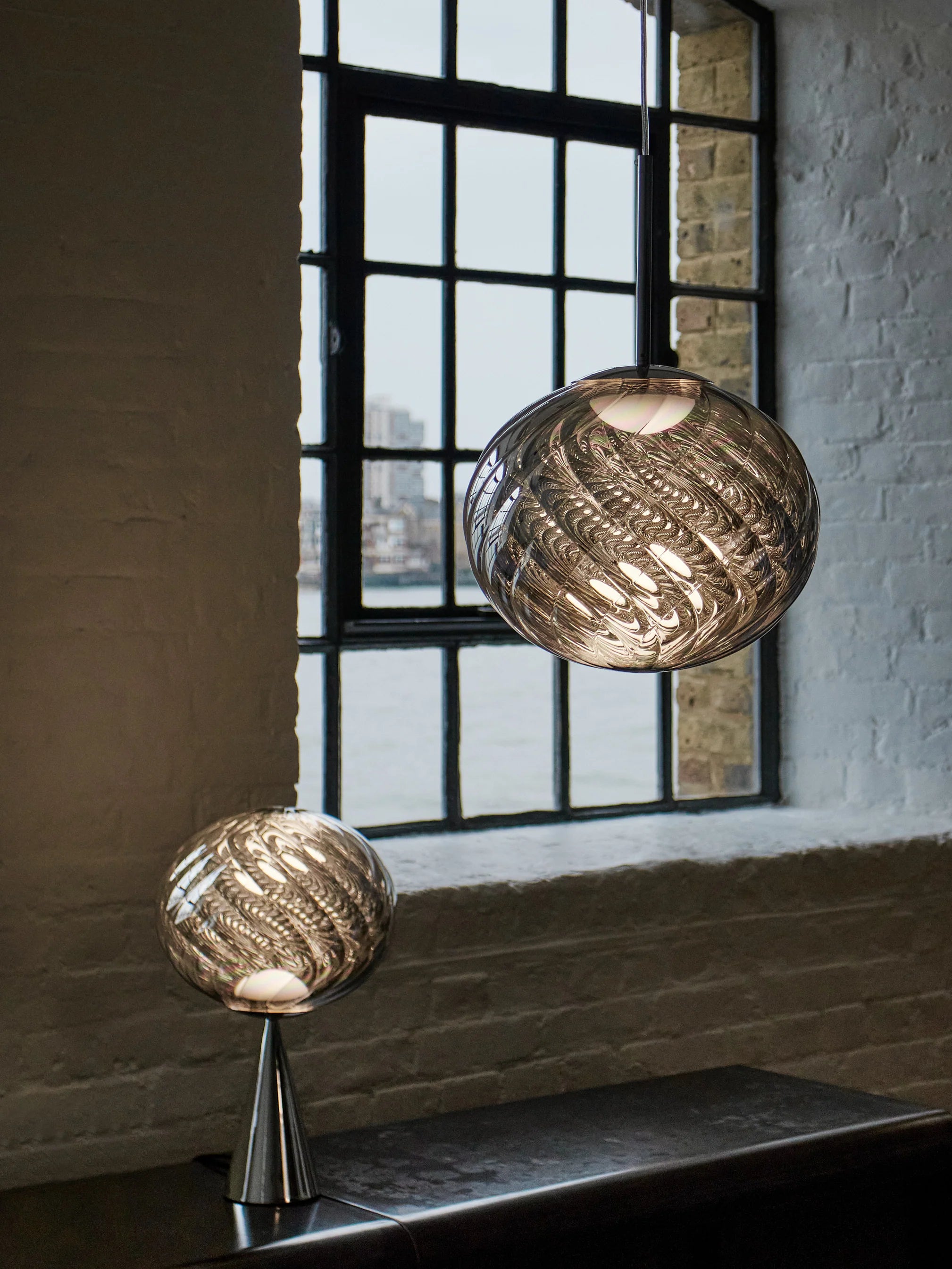Tischlampe WHIRL silber