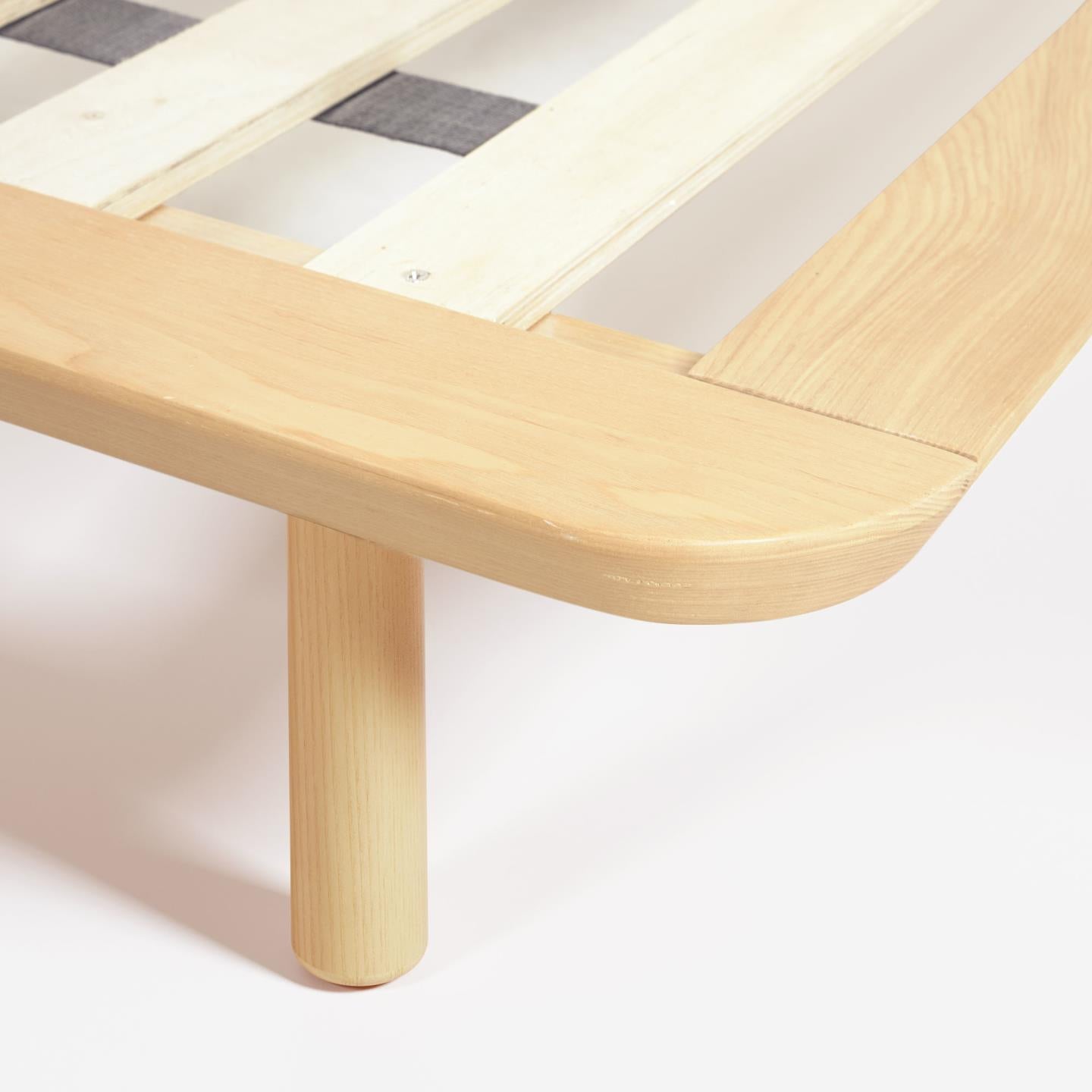 Łóżko ANIELLE lite drewno jesionowe La Forma Eye on Design