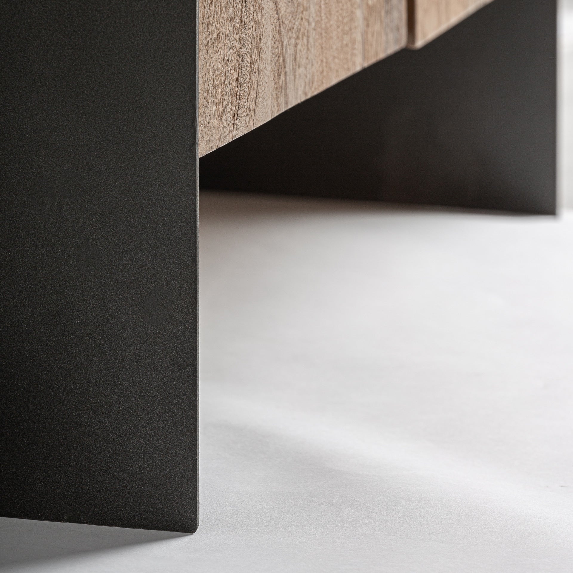 KILLEANY wardrobe in mango wood with metal finish