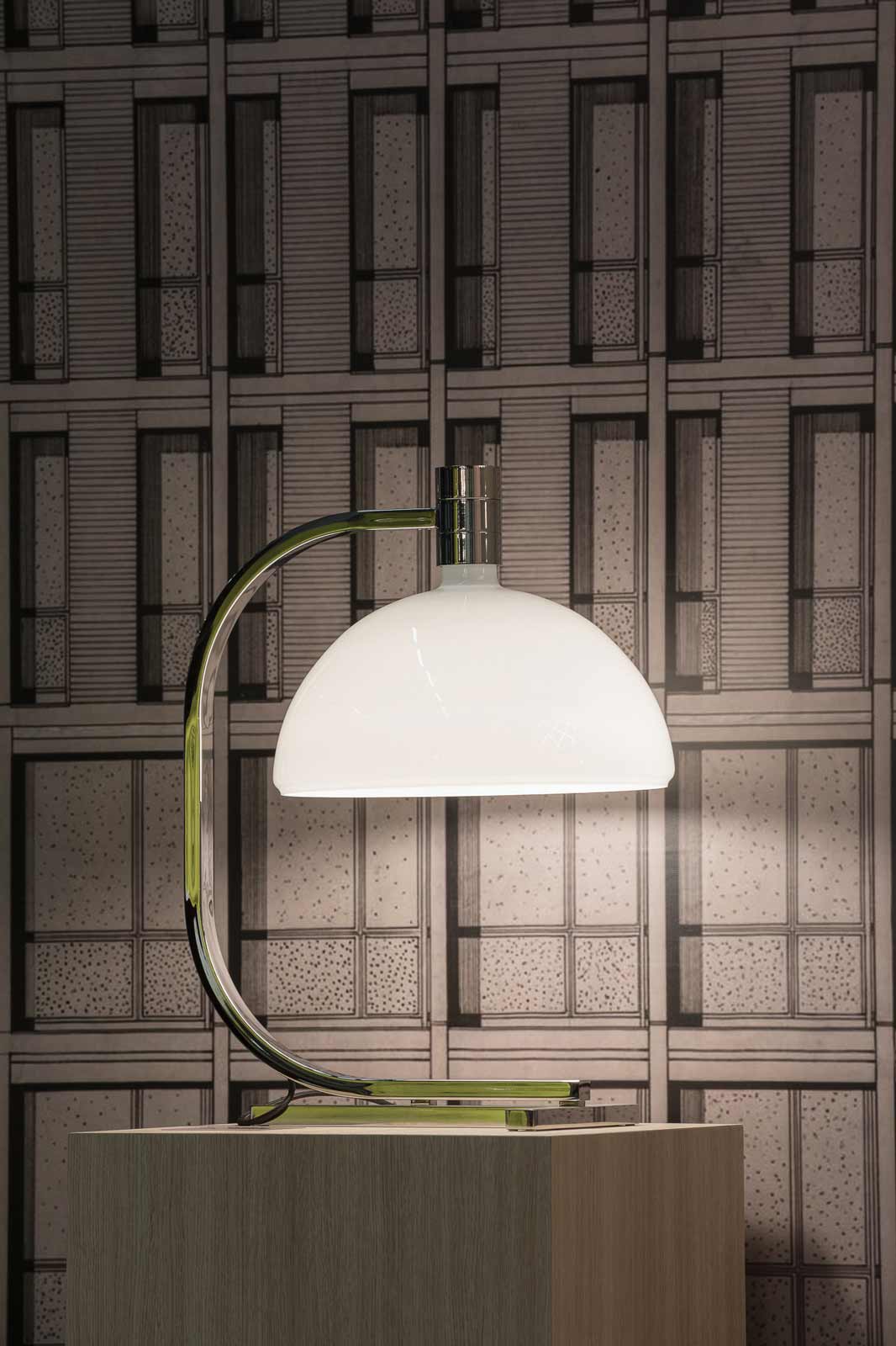 Lampa stołowa AS1C chrom z białym szkłem