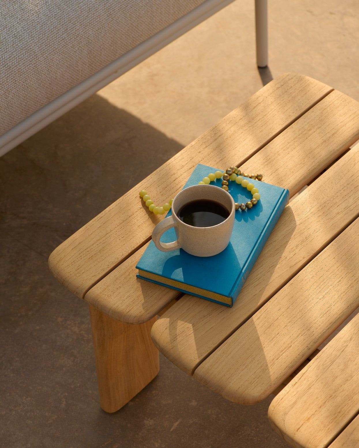 Quadratischer Outdoor-Couchtisch ASSEMBLE aus Teakholz