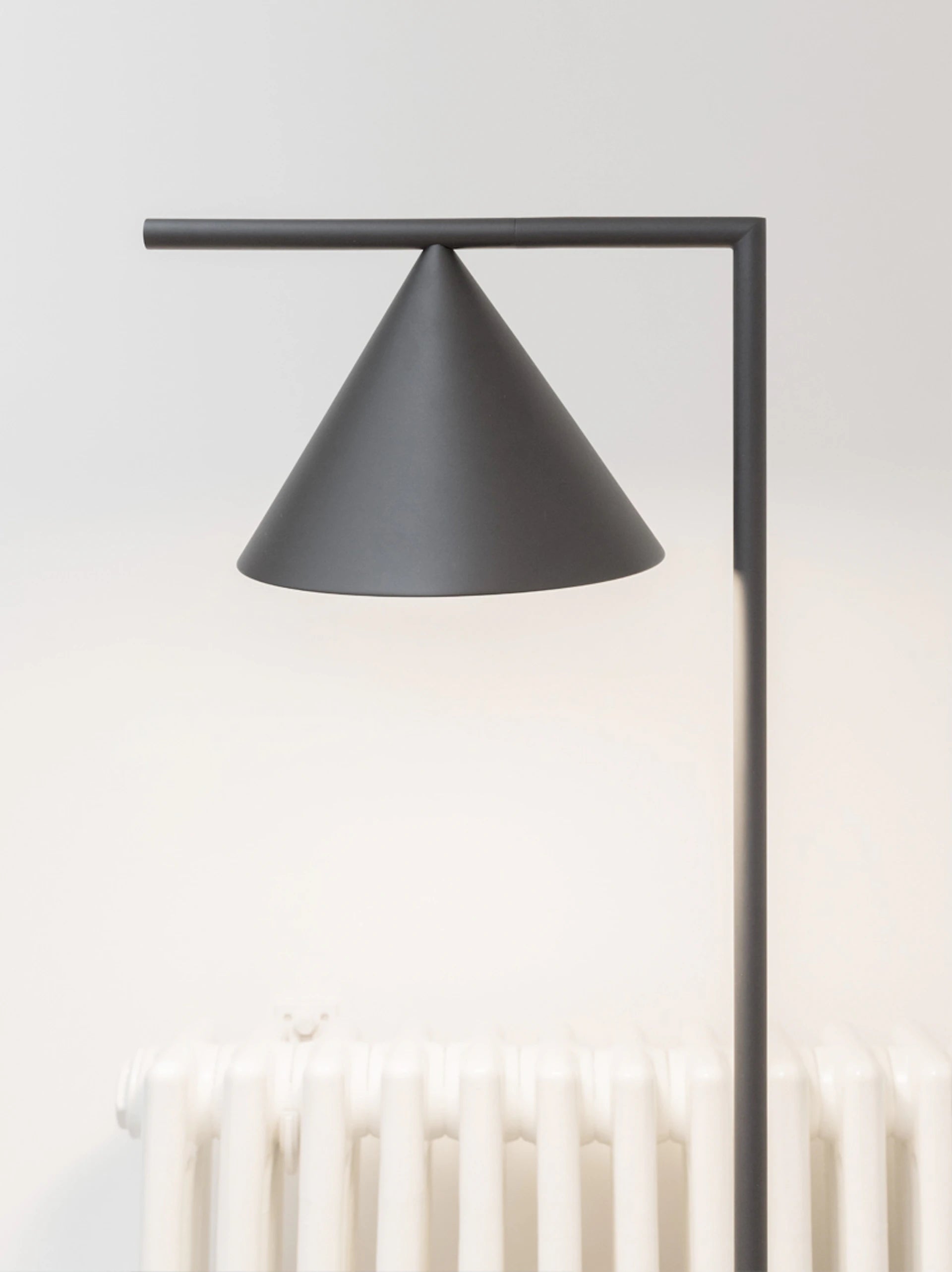 Stehlampe CAPTAIN FLINT grau