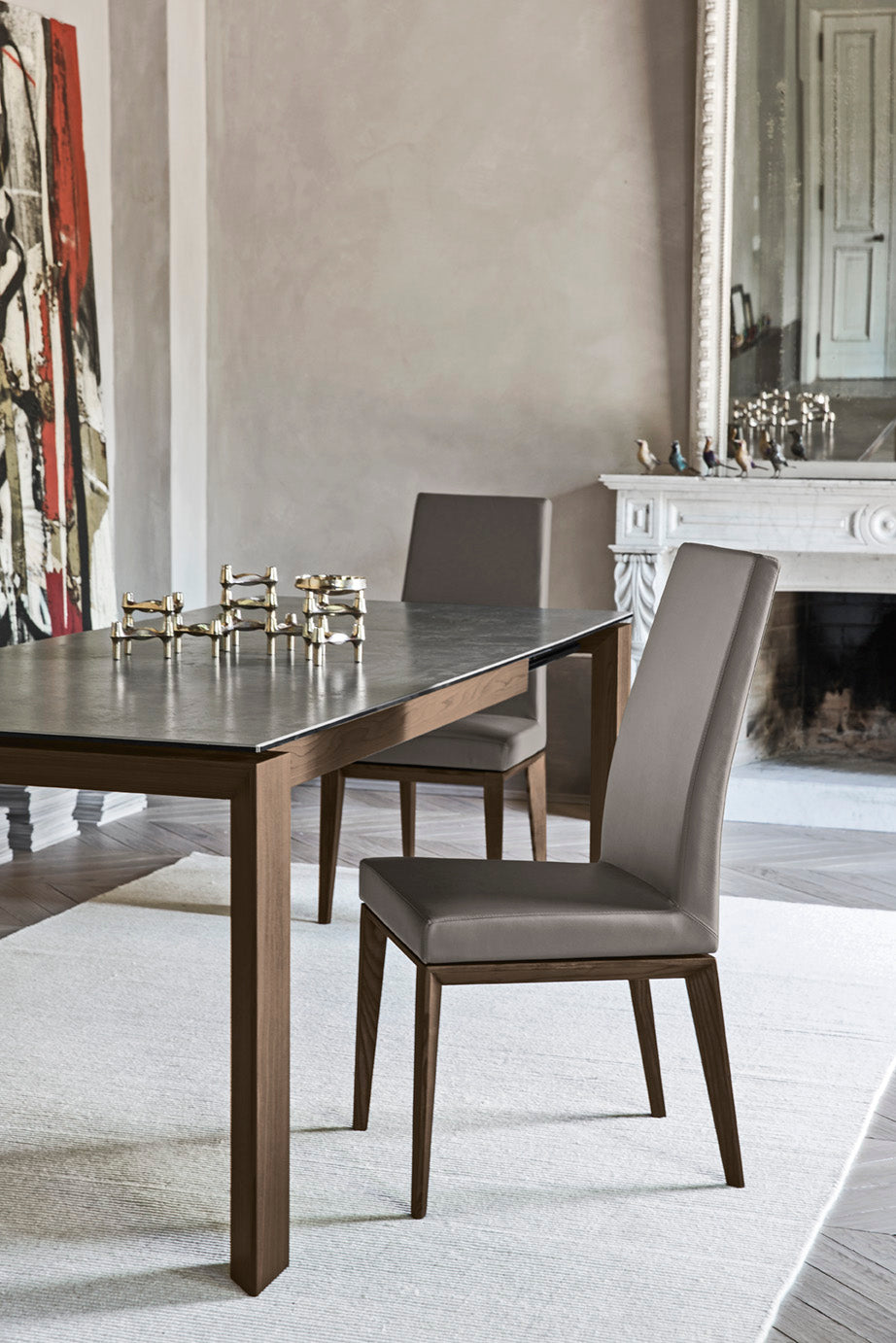 Extendable table OMNIA with a brown top and dark wooden base