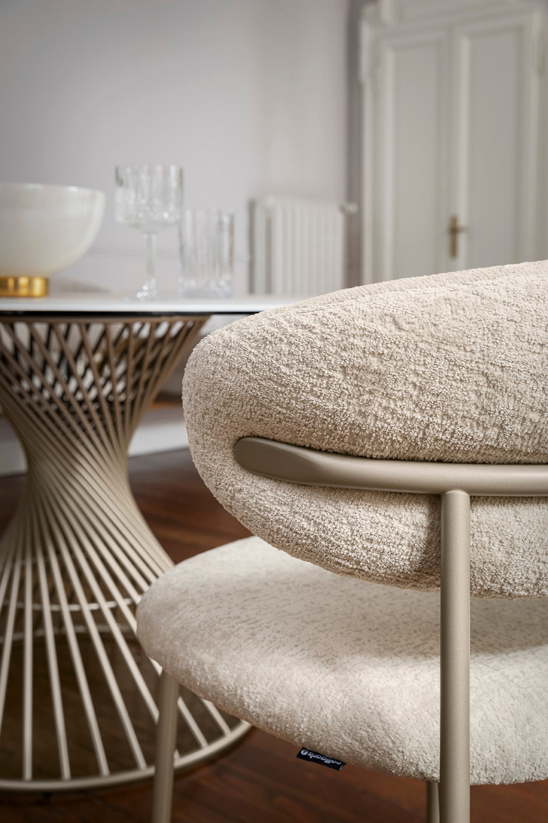 Stół okrągły VORTEX biały blat z brązową podstawą