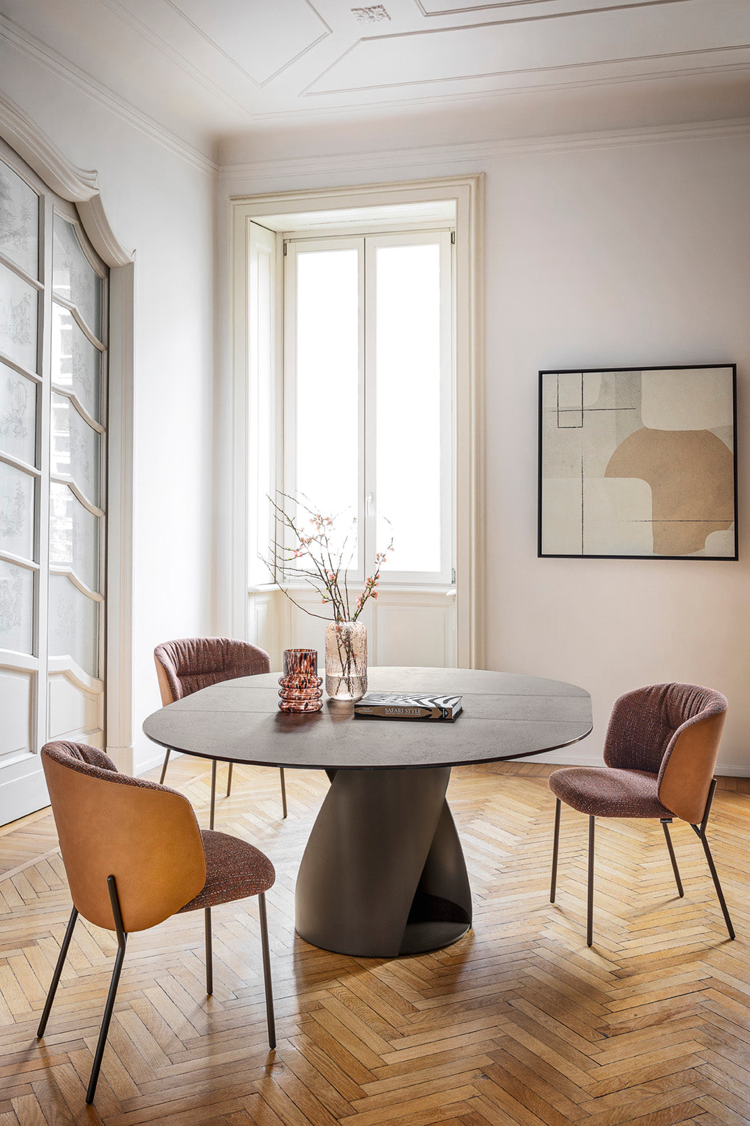 Stół okrągły rozkładany CYCLONE brązowy blat z brązową podstawą