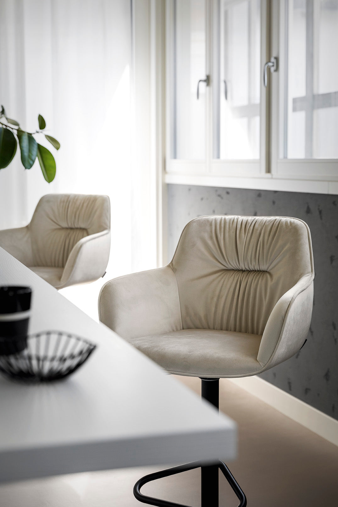 Krzesło barowe COCOON tapicerowane