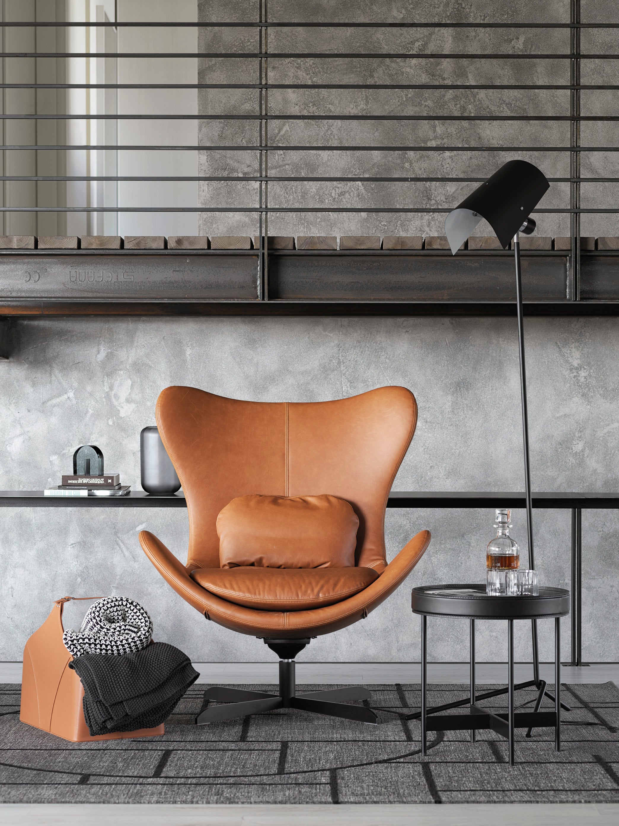 Drehstuhl LAZY gepolstert mit schwarzem Metallgestell