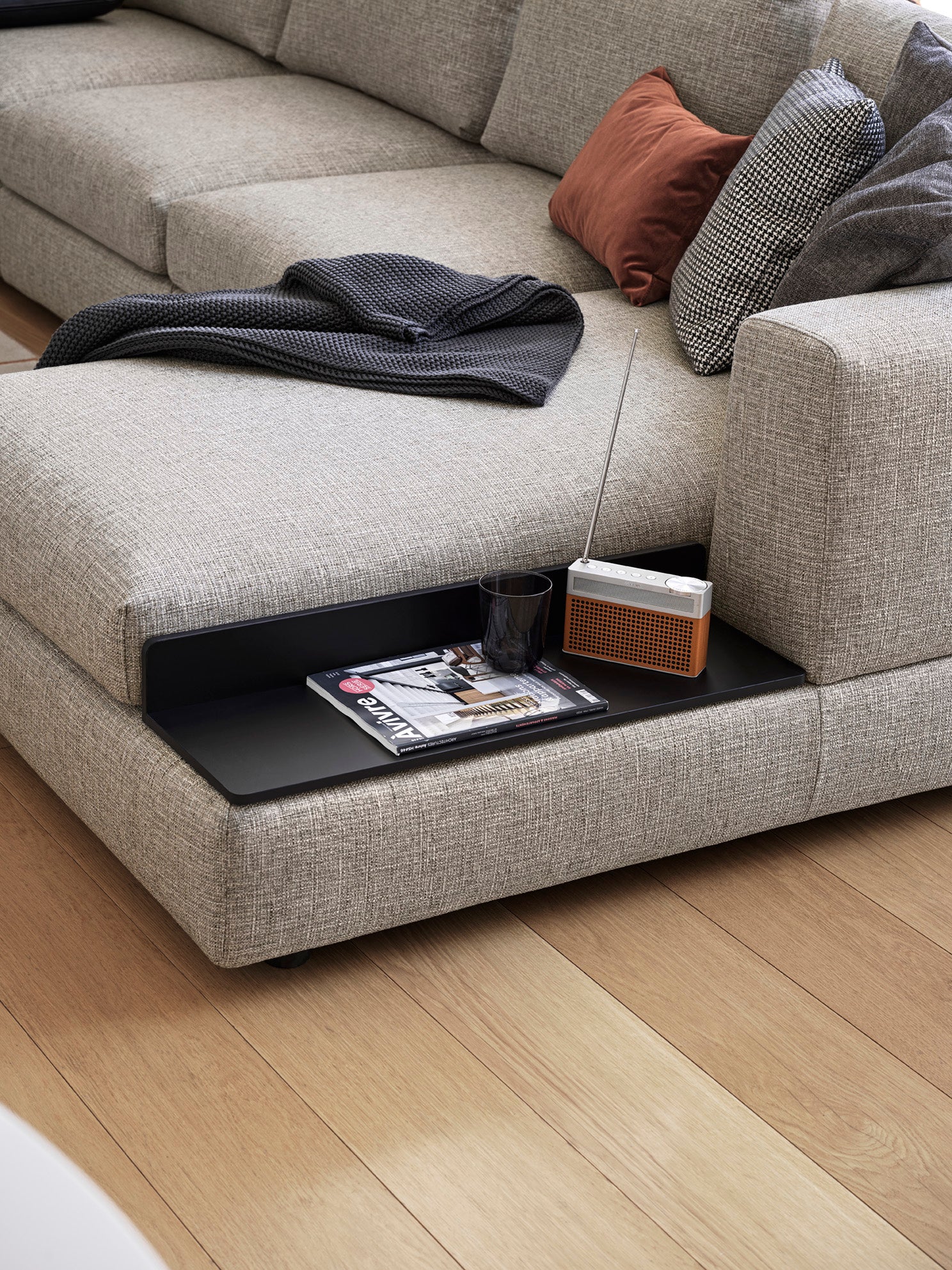 Right-facing LAYLA upholstered corner sofa