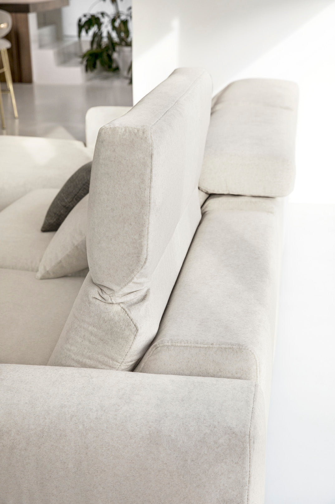 Rechtsseitige Eckcouch NORMA gepolstert