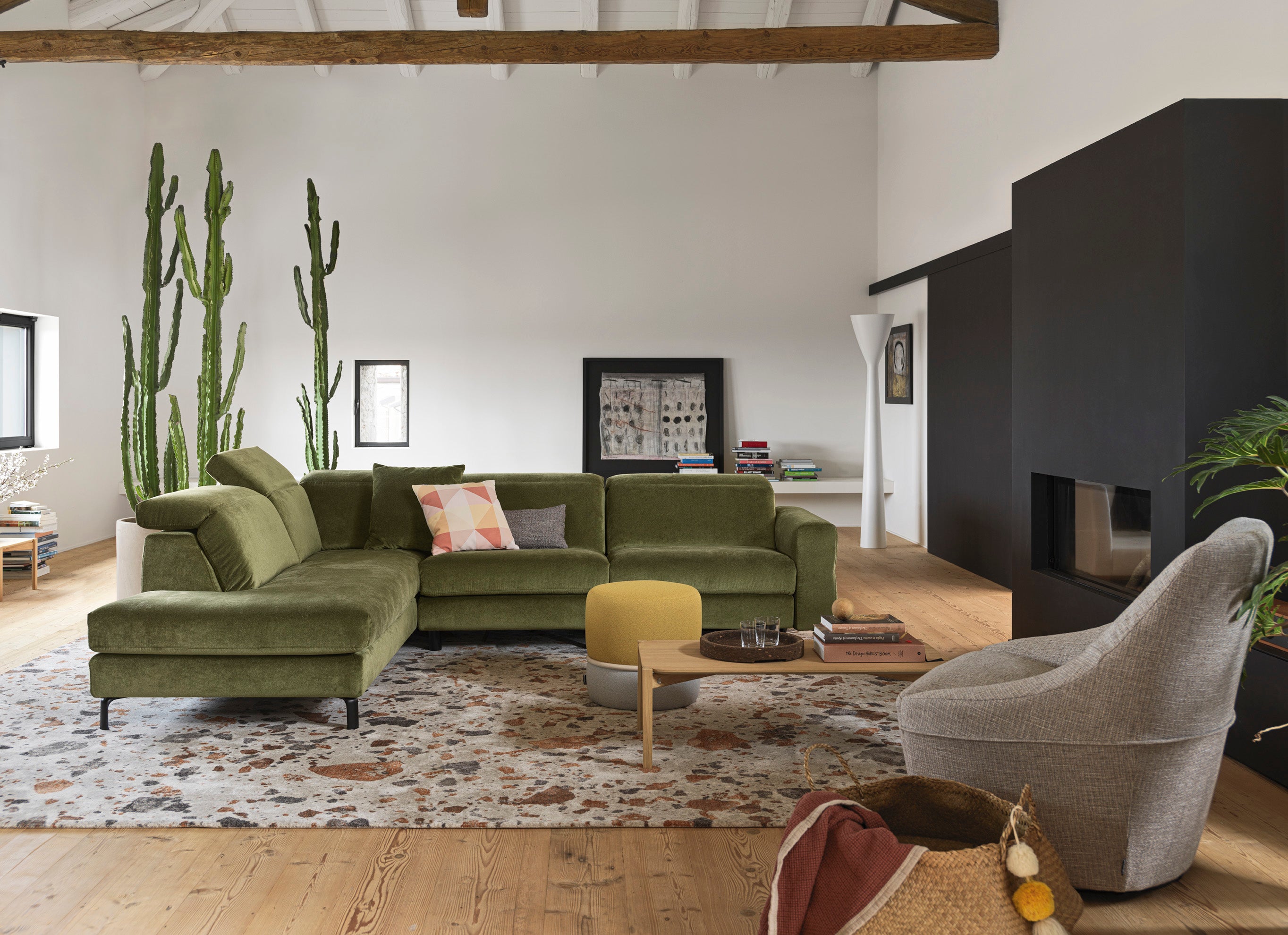 Rechtsseitige Eckcouch NORMA gepolstert