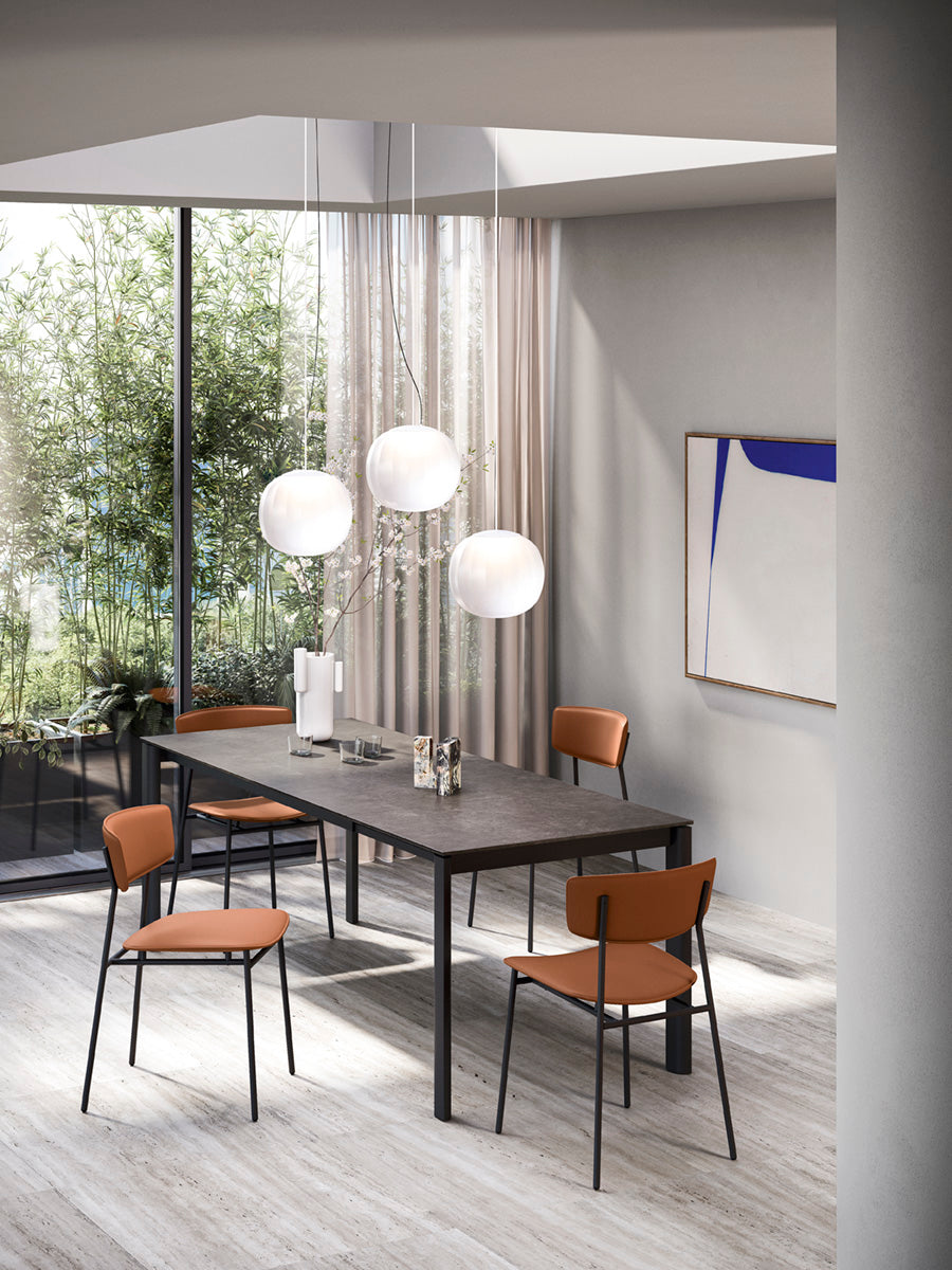 Expandable Table STREAM black top with black base