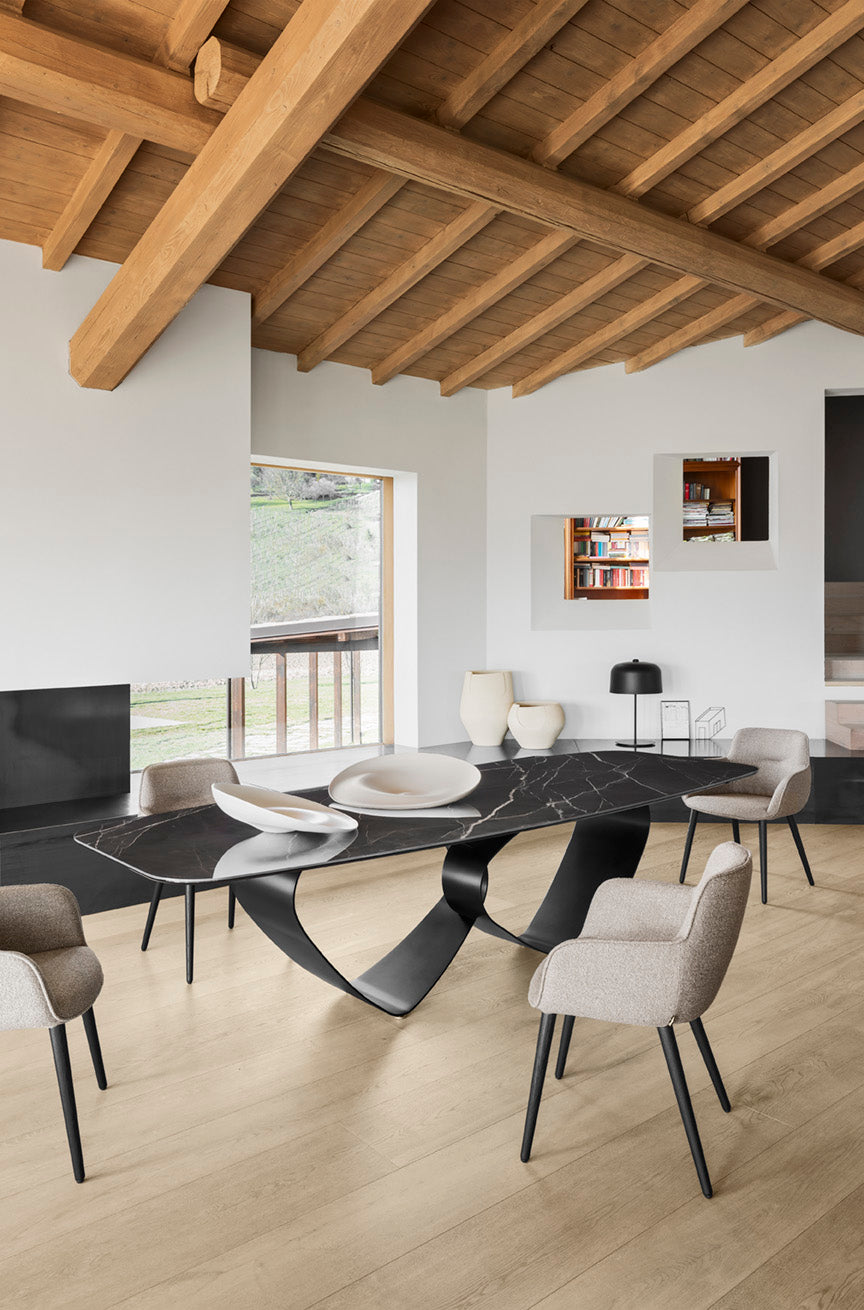 Tisch BREEZE mit weißer Platte und schwarzem Gestell
