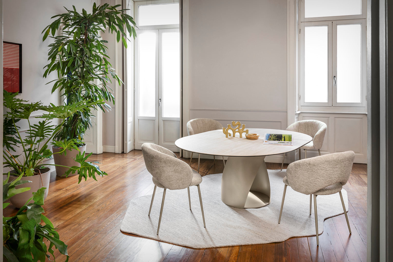 Upholstered ANIME chair with a beige metal base