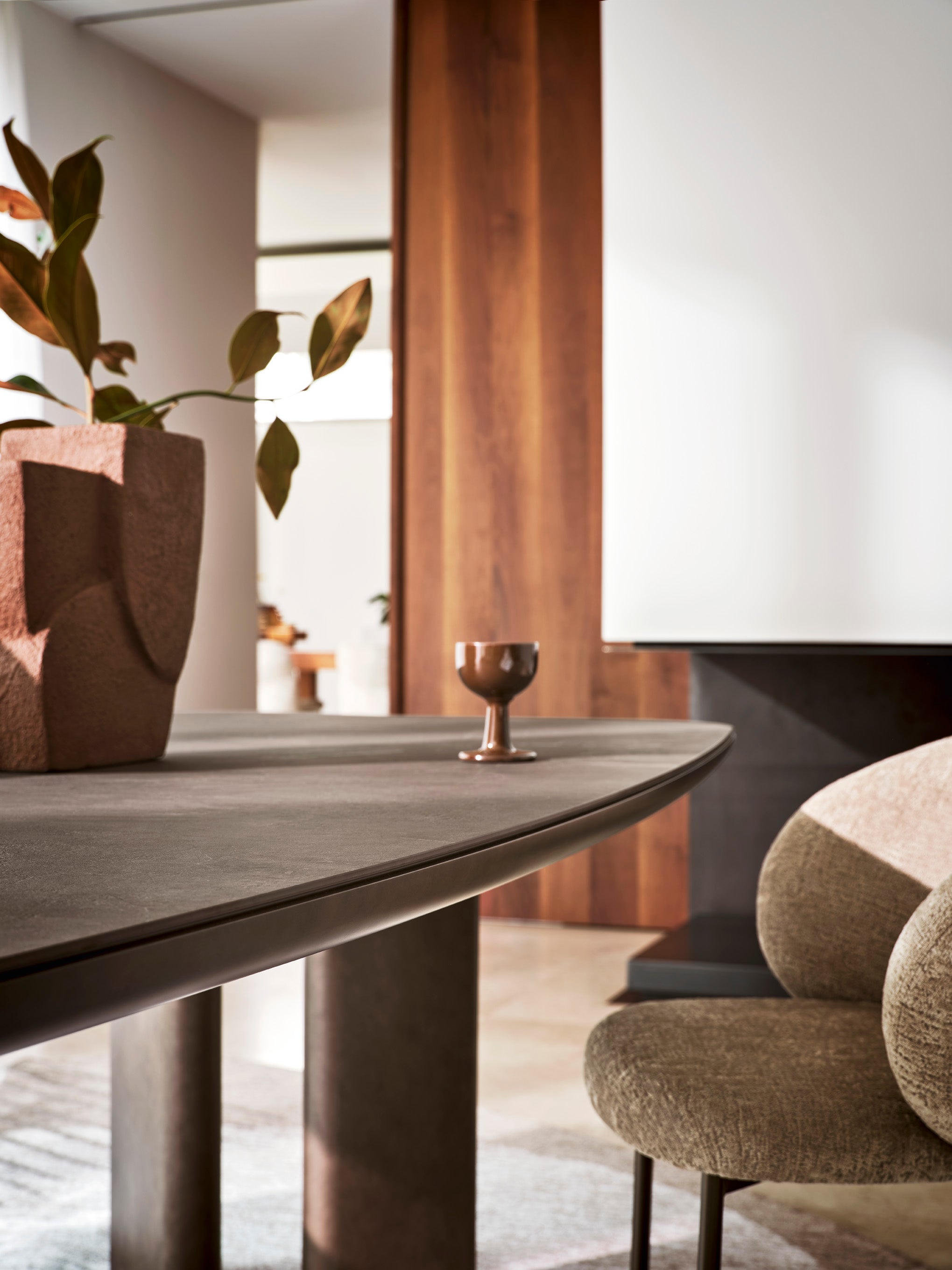 Stół SANDY brązowy blat z brązową szczotkowaną podstawą