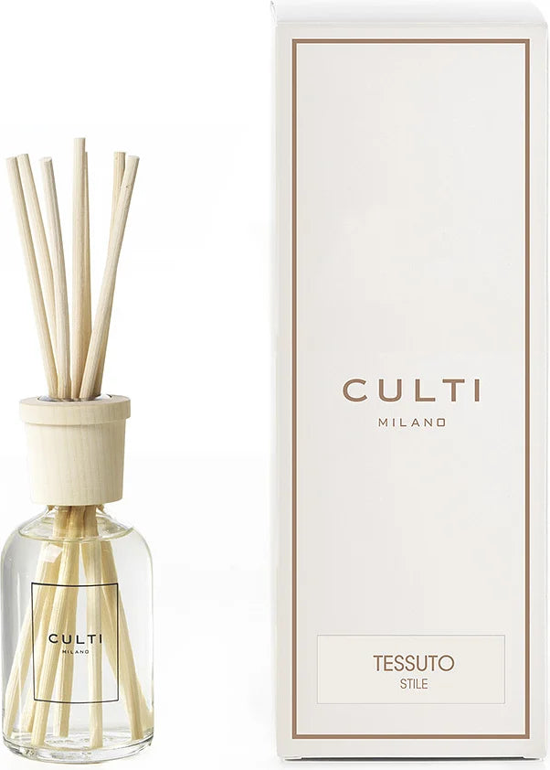 Duftdiffusor STILE - TESSUTO mit Noten von schwarzen Johannisblättern, Baumwollblüten, Jasmin und weißem Moschus.